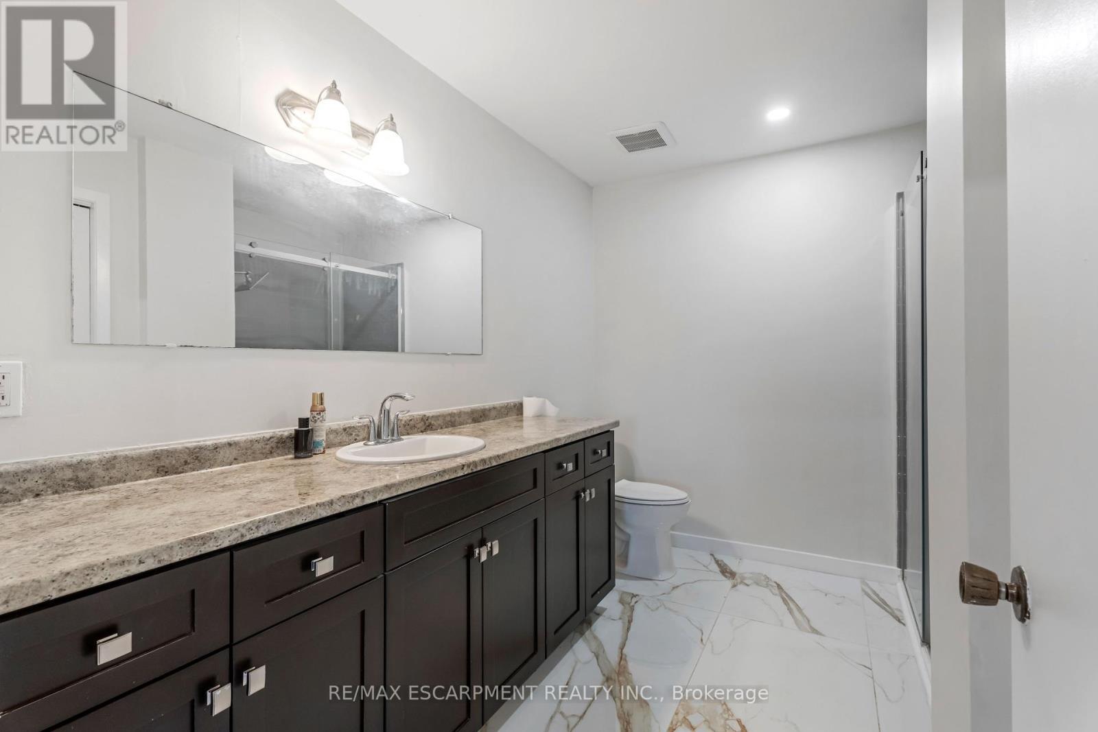 2865 Highway 3, Norfolk, ON - Indoor Photo Showing Bathroom