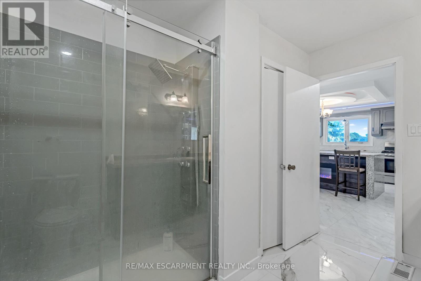 2865 Highway 3, Norfolk, ON - Indoor Photo Showing Bathroom