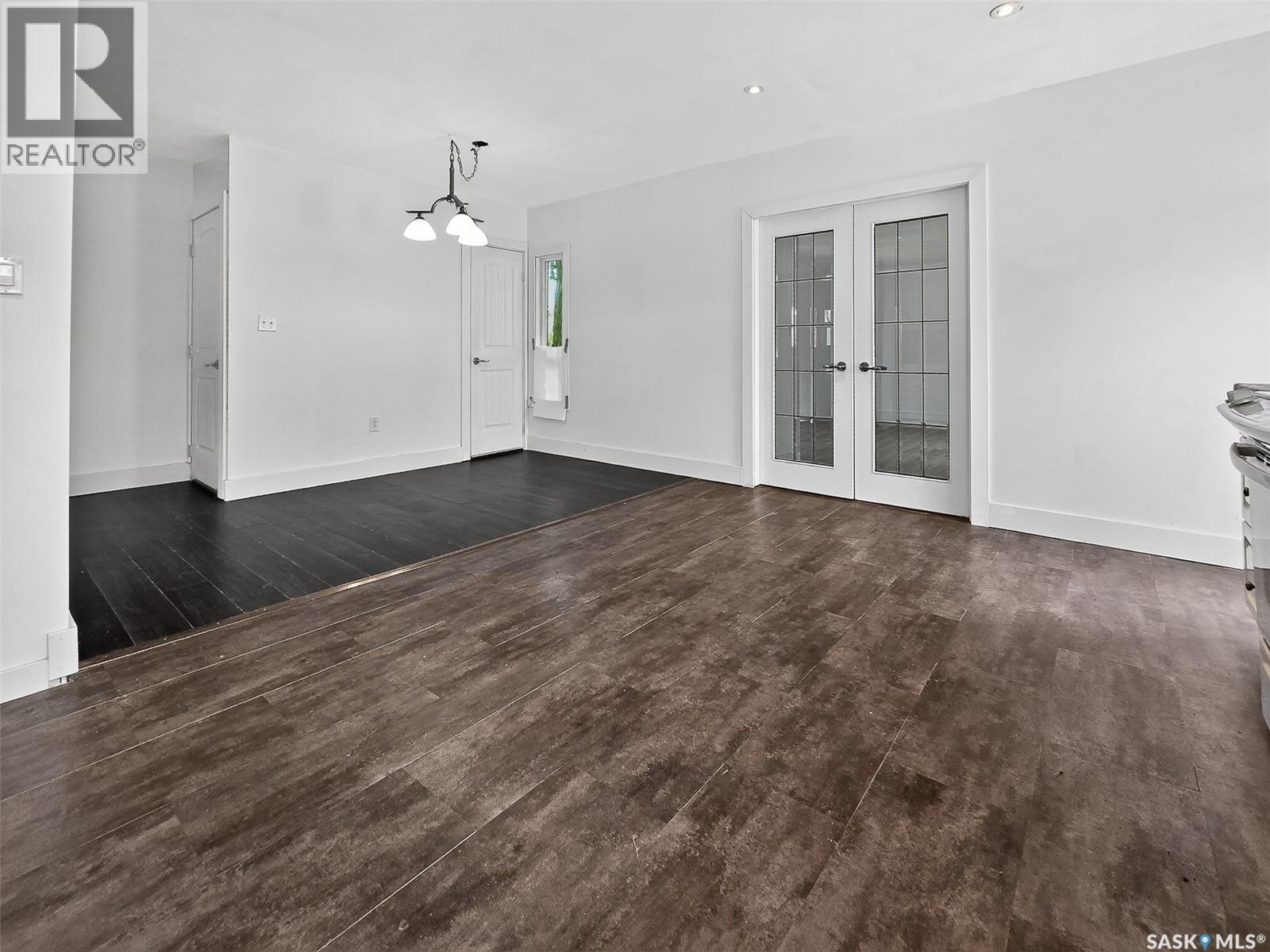 510 5Th Street, Chaplin, SK - Indoor Photo Showing Other Room