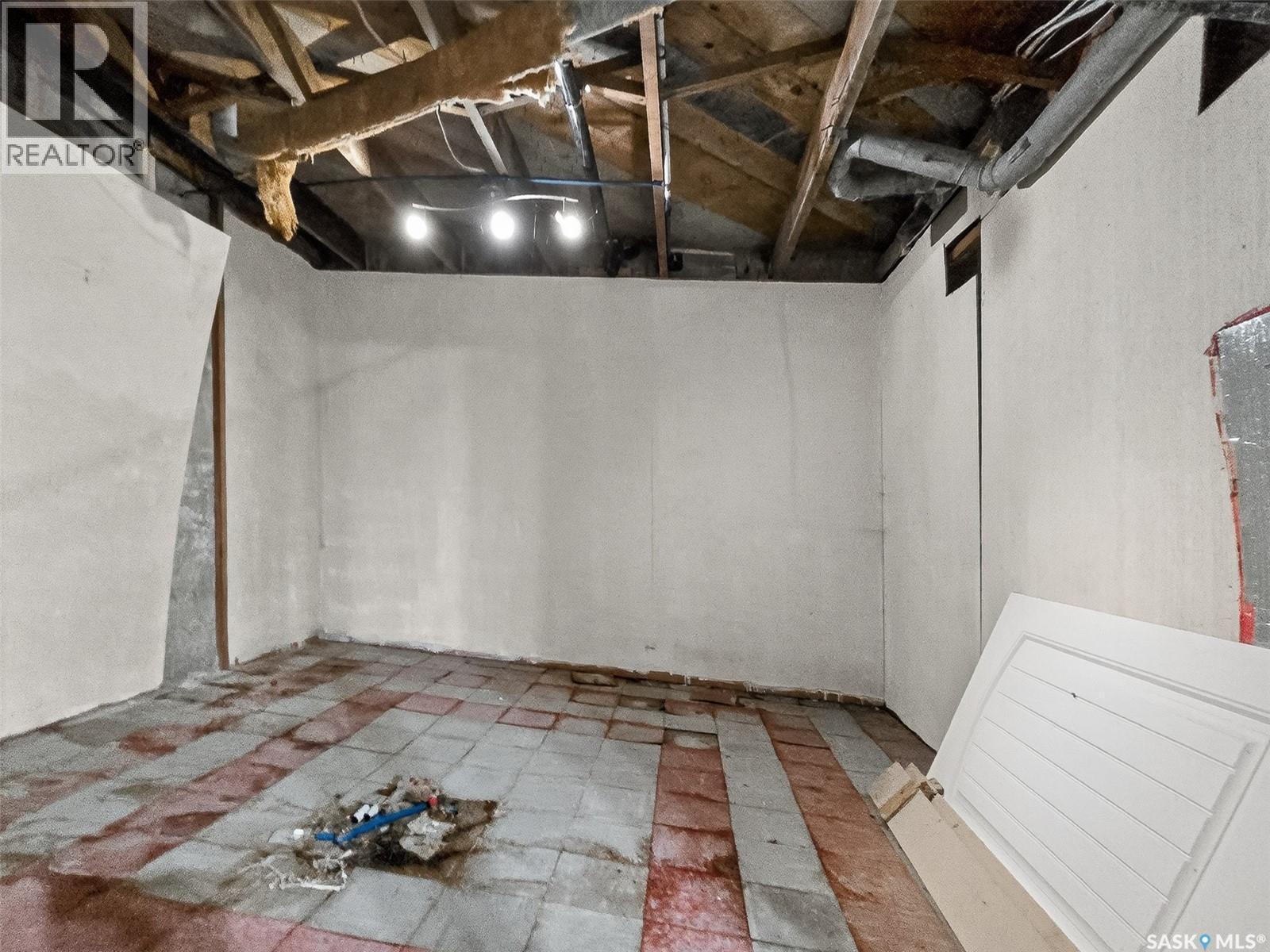 510 5Th Street, Chaplin, SK - Indoor Photo Showing Basement
