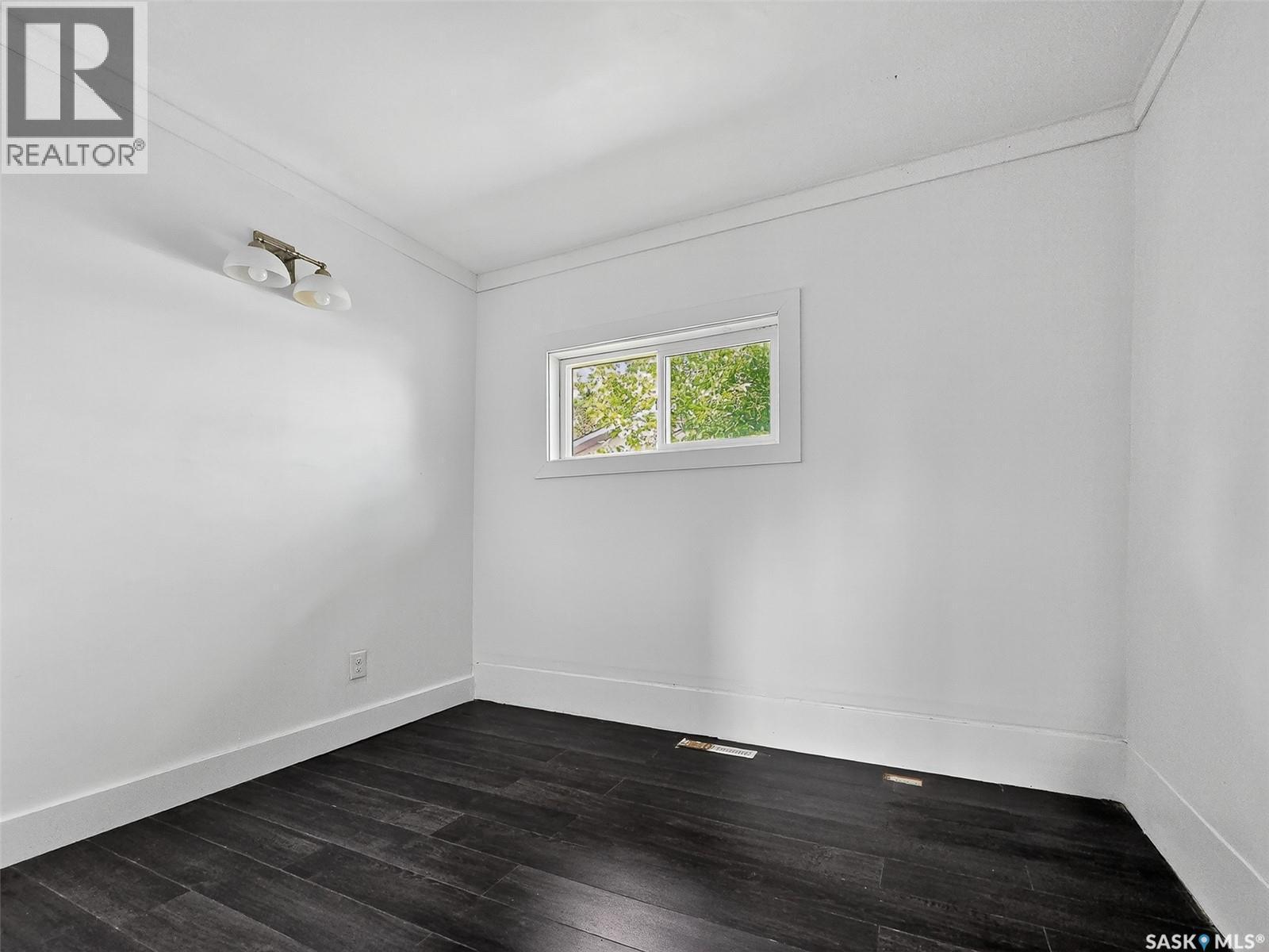 510 5Th Street, Chaplin, SK - Indoor Photo Showing Other Room
