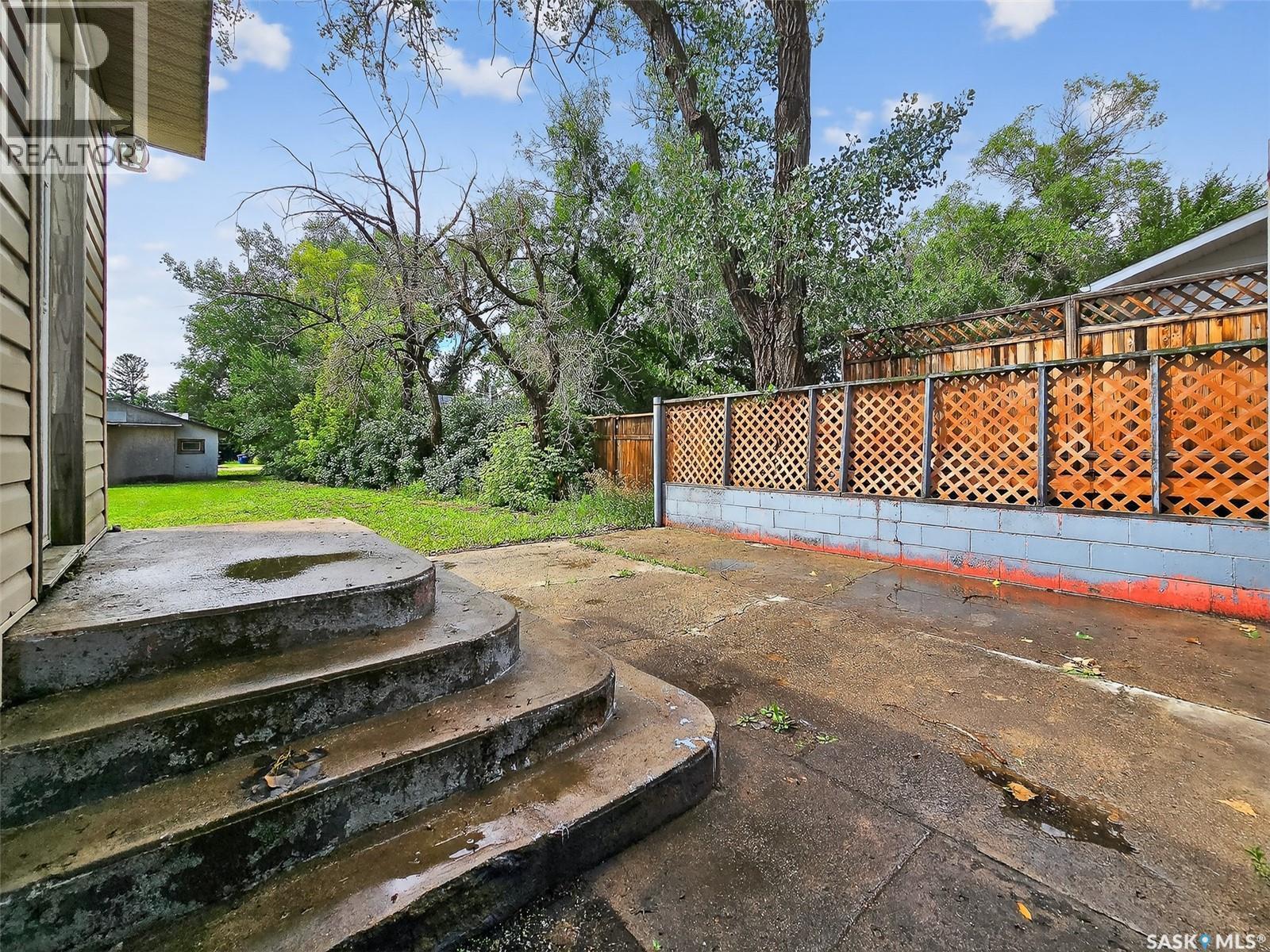 510 5Th Street, Chaplin, SK - Outdoor With Deck Patio Veranda