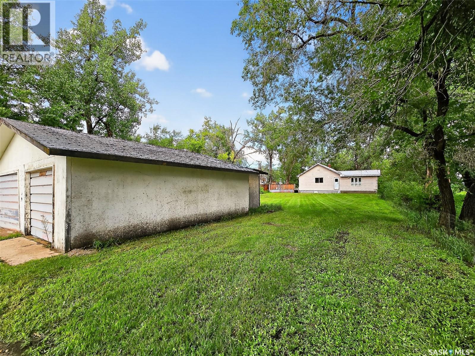 510 5Th Street, Chaplin, SK - Outdoor