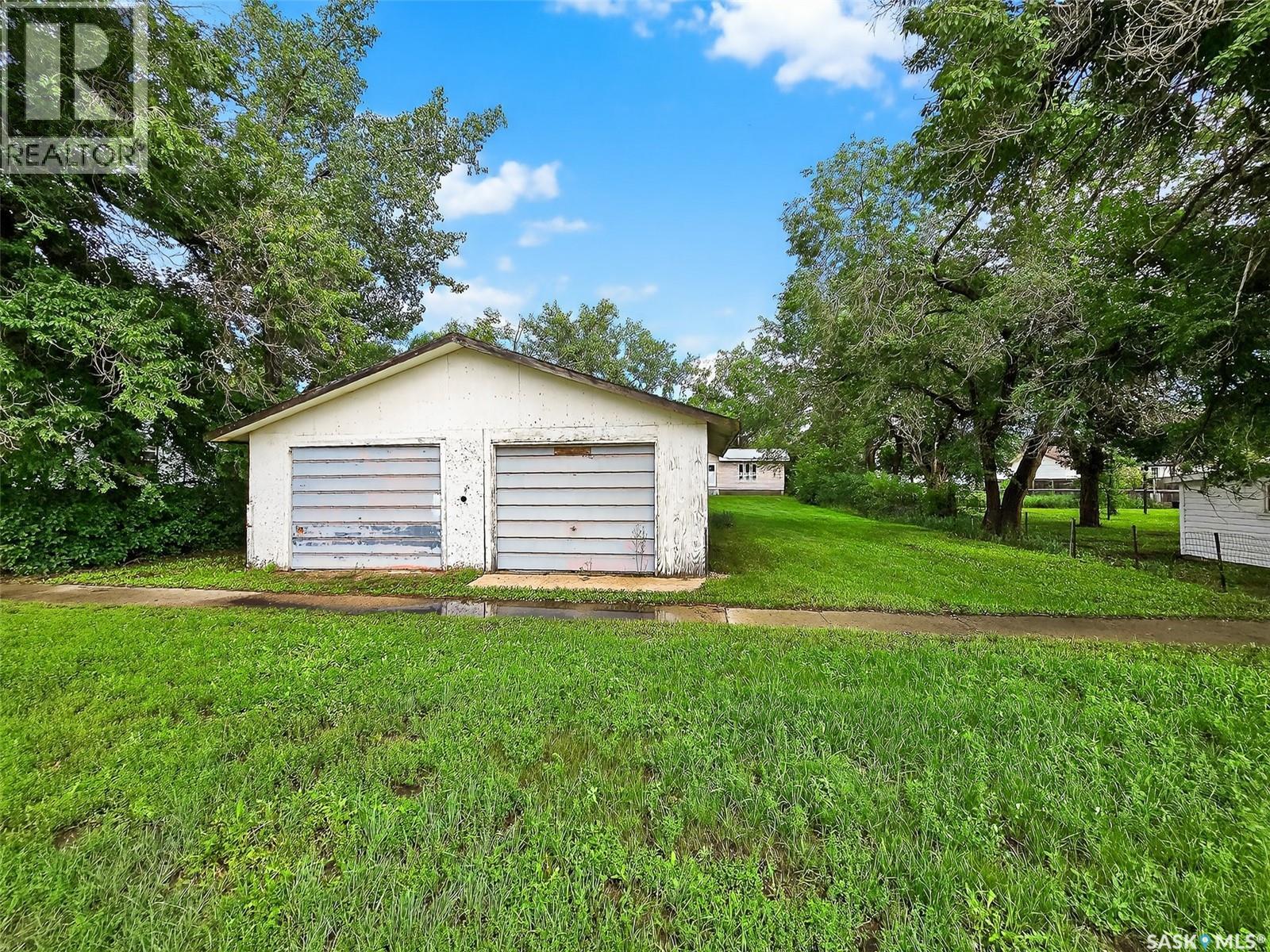 510 5Th Street, Chaplin, SK - Outdoor