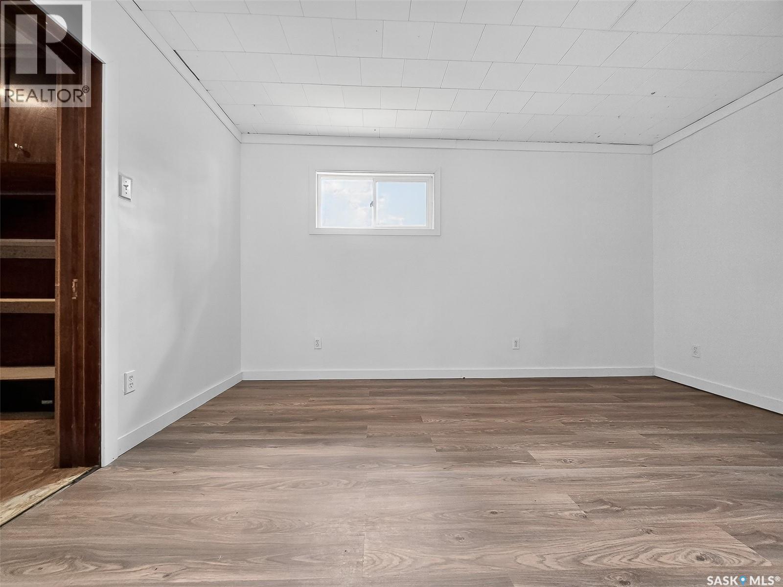 510 5Th Street, Chaplin, SK - Indoor Photo Showing Other Room