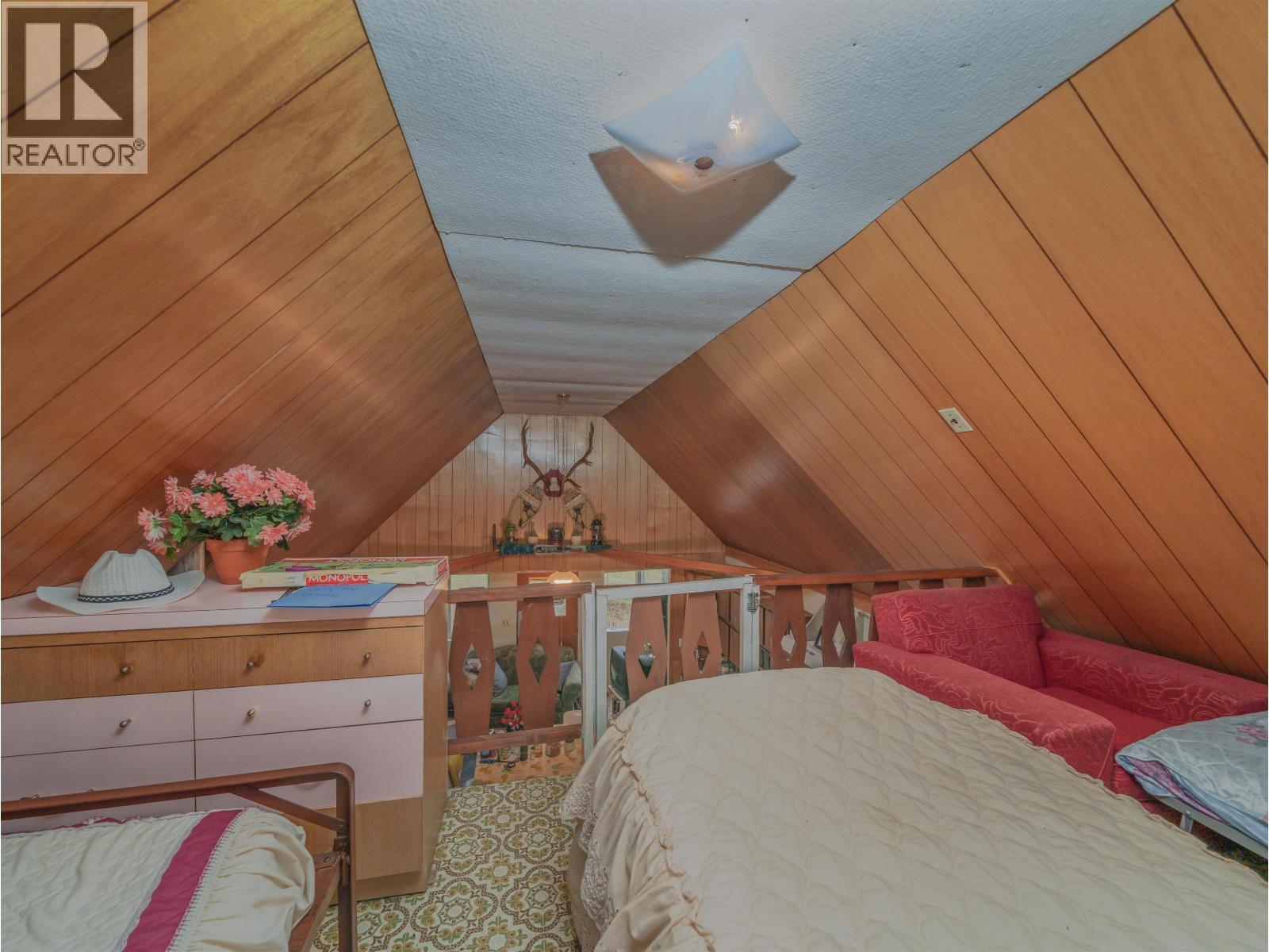 920 S Green Lake Road, 100 Mile House, BC - Indoor Photo Showing Bedroom