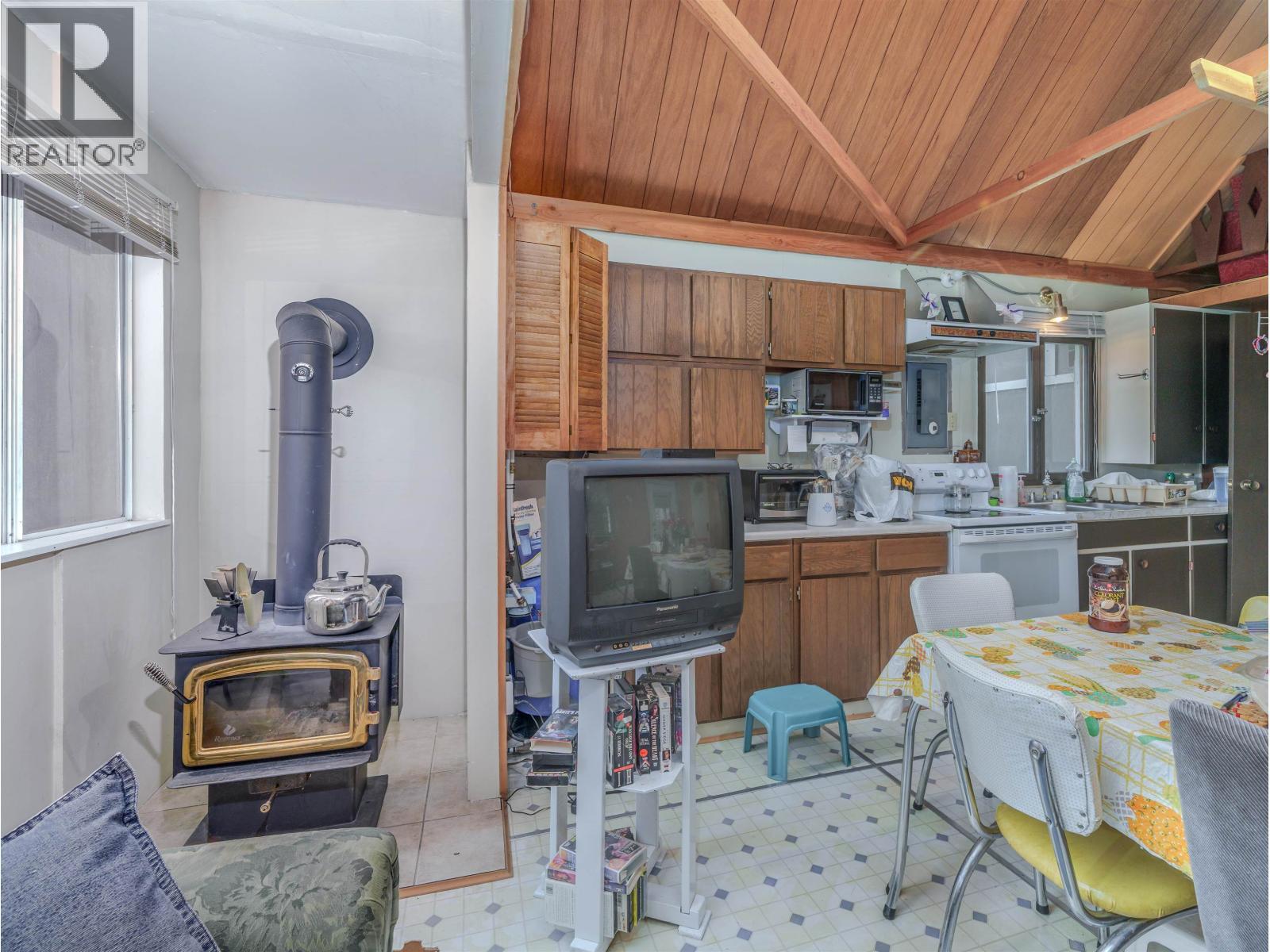 920 S Green Lake Road, 100 Mile House, BC - Indoor With Fireplace