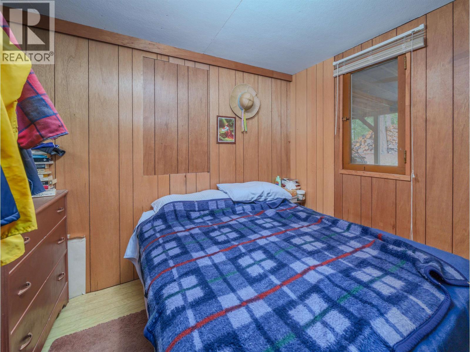 920 S Green Lake Road, 100 Mile House, BC - Indoor Photo Showing Bedroom