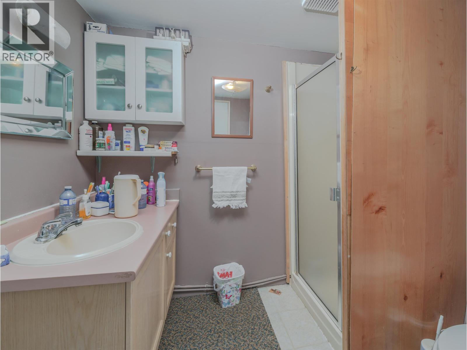 920 S Green Lake Road, 100 Mile House, BC - Indoor Photo Showing Bathroom