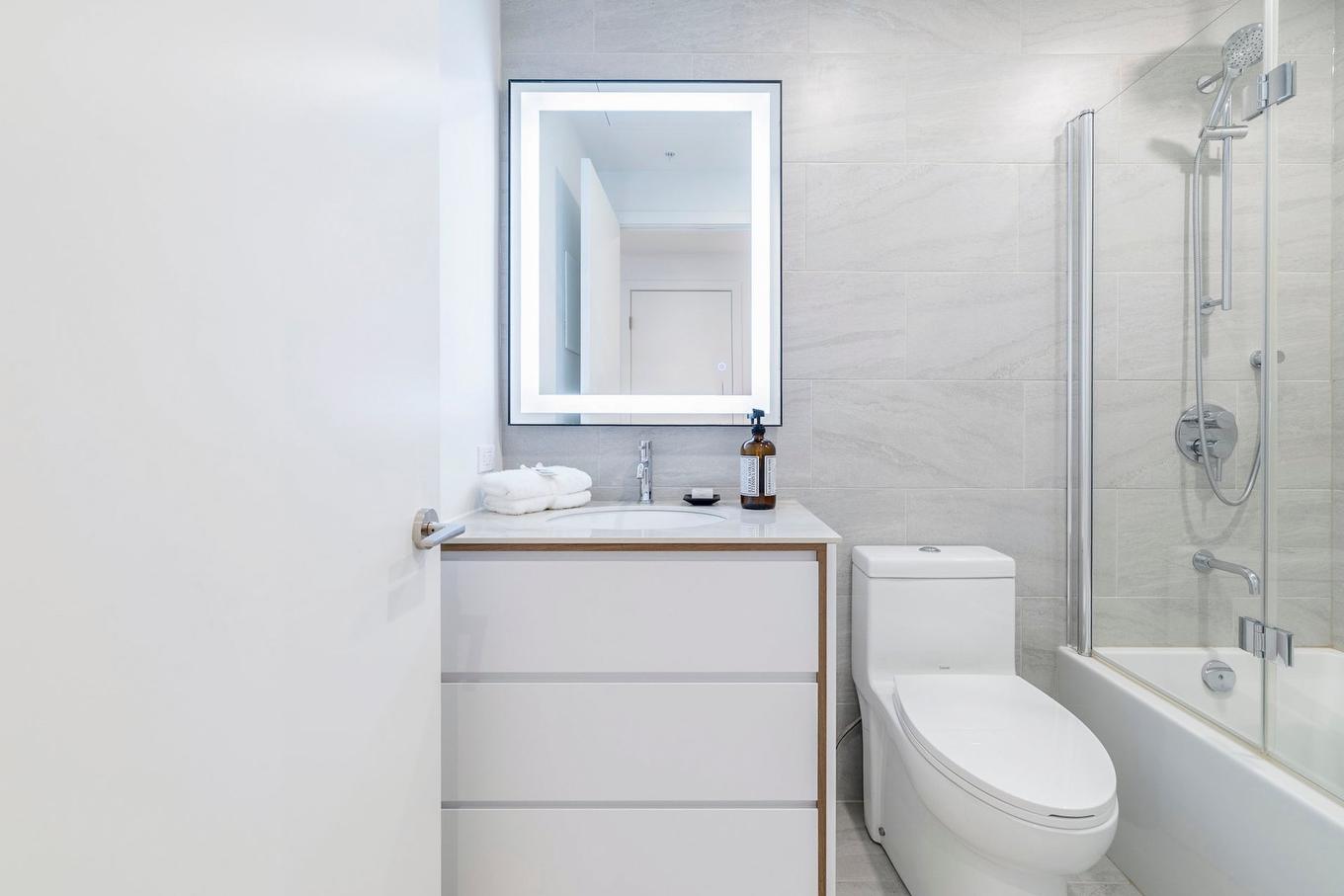 Salle de bains - 1011-1020 Rue De La Montagne, Montréal (Ville-Marie), QC - Indoor Photo Showing Bathroom