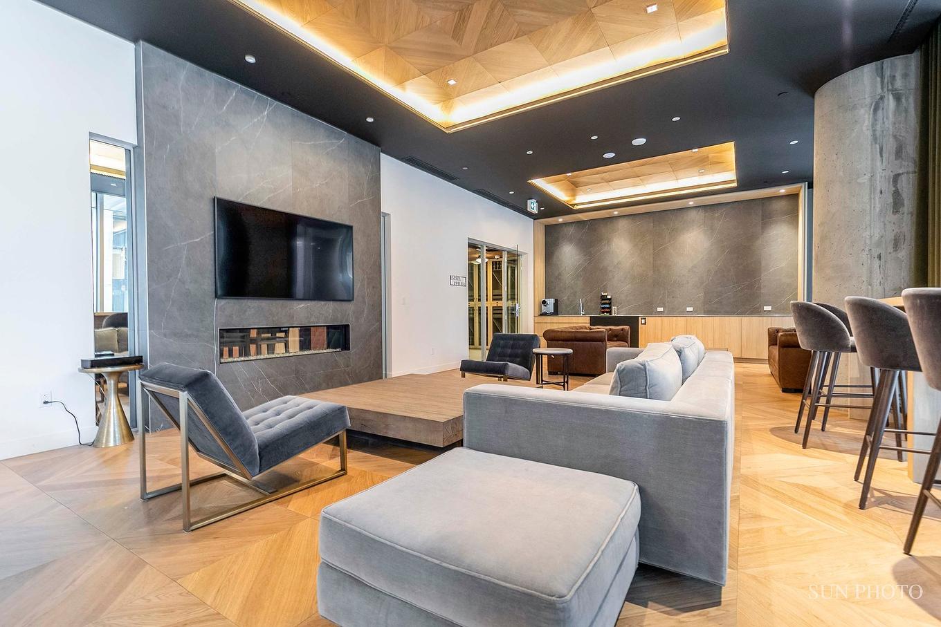 Salle de conférence - 1011-1020 Rue De La Montagne, Montréal (Ville-Marie), QC - Indoor Photo Showing Living Room With Fireplace