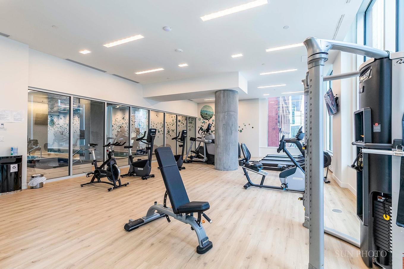 Salle d'exercice - 1011-1020 Rue De La Montagne, Montréal (Ville-Marie), QC - Indoor Photo Showing Gym Room