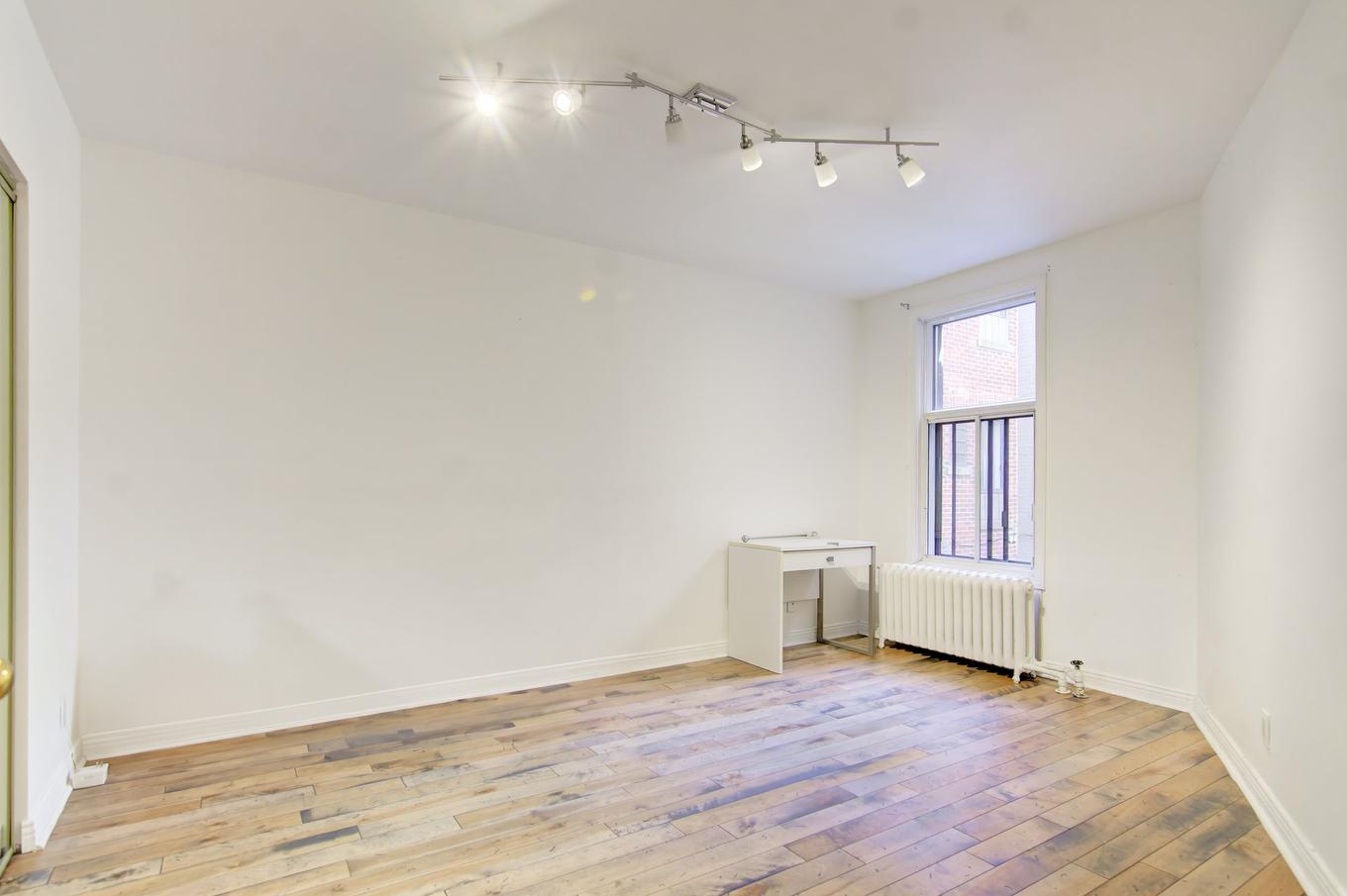 Chambre à coucher - 11-3151 Boul. Édouard-Montpetit, Montréal (Côte-Des-Neiges/Notre-Dame-De-Grâce), QC - Indoor Photo Showing Other Room