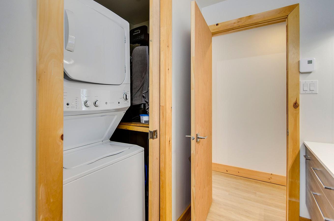 Laundry room - 265 - 267 Ch. Seigneurial, Sutton, QC - Indoor Photo Showing Laundry Room