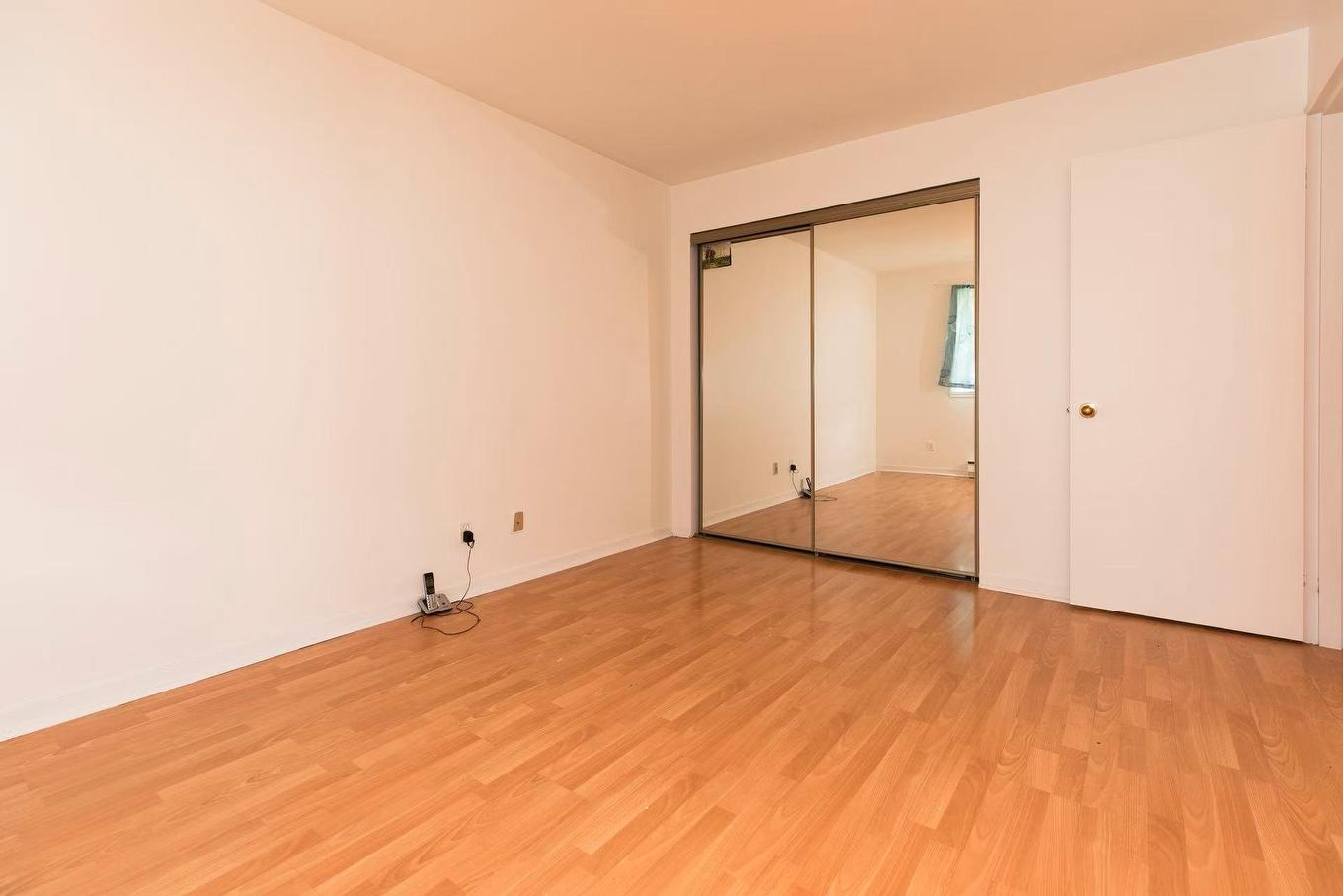 Bedroom - 4-117 Rue Lalande, Longueuil (Le Vieux-Longueuil), QC - Indoor Photo Showing Other Room