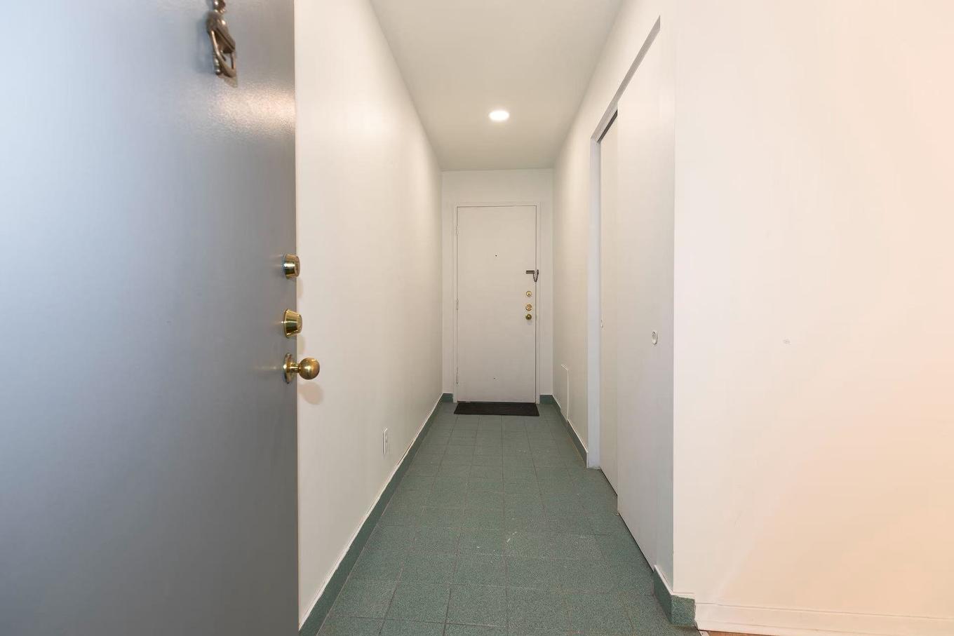 Hall - 4-117 Rue Lalande, Longueuil (Le Vieux-Longueuil), QC - Indoor Photo Showing Other Room