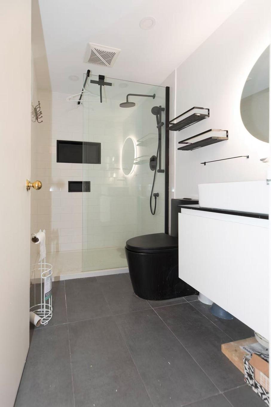 Bathroom - 4-117 Rue Lalande, Longueuil (Le Vieux-Longueuil), QC - Indoor