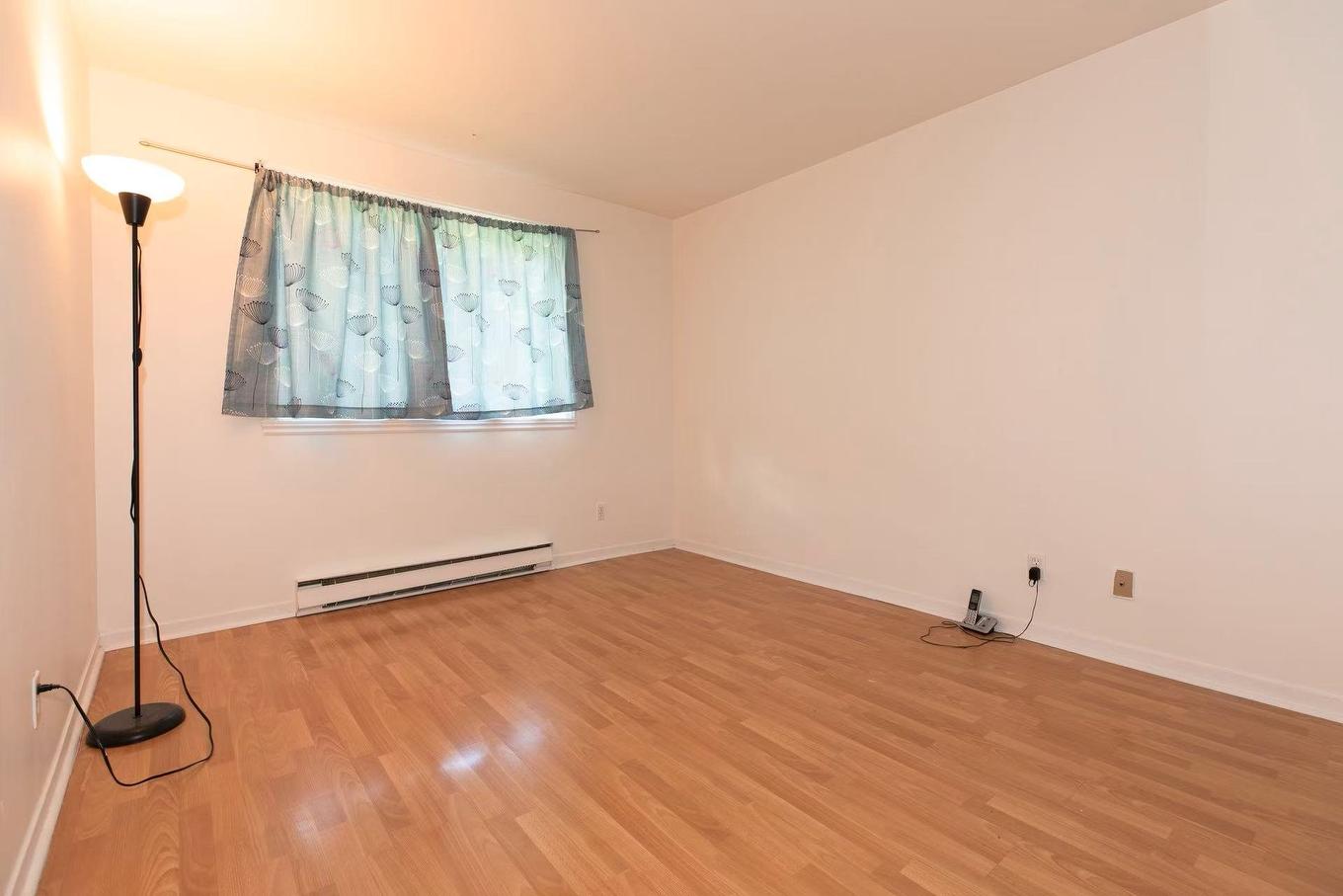 Bedroom - 4-117 Rue Lalande, Longueuil (Le Vieux-Longueuil), QC - Indoor Photo Showing Other Room