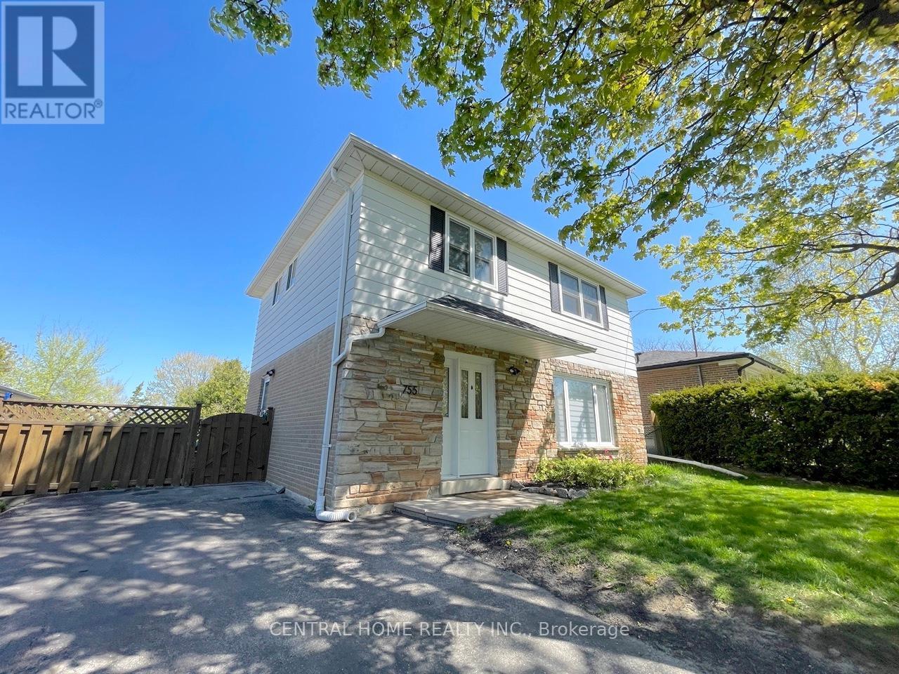 755 Botany Hill Crescent, Newmarket, ON - Outdoor