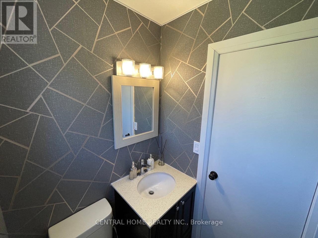 755 Botany Hill Crescent, Newmarket, ON - Indoor Photo Showing Bathroom