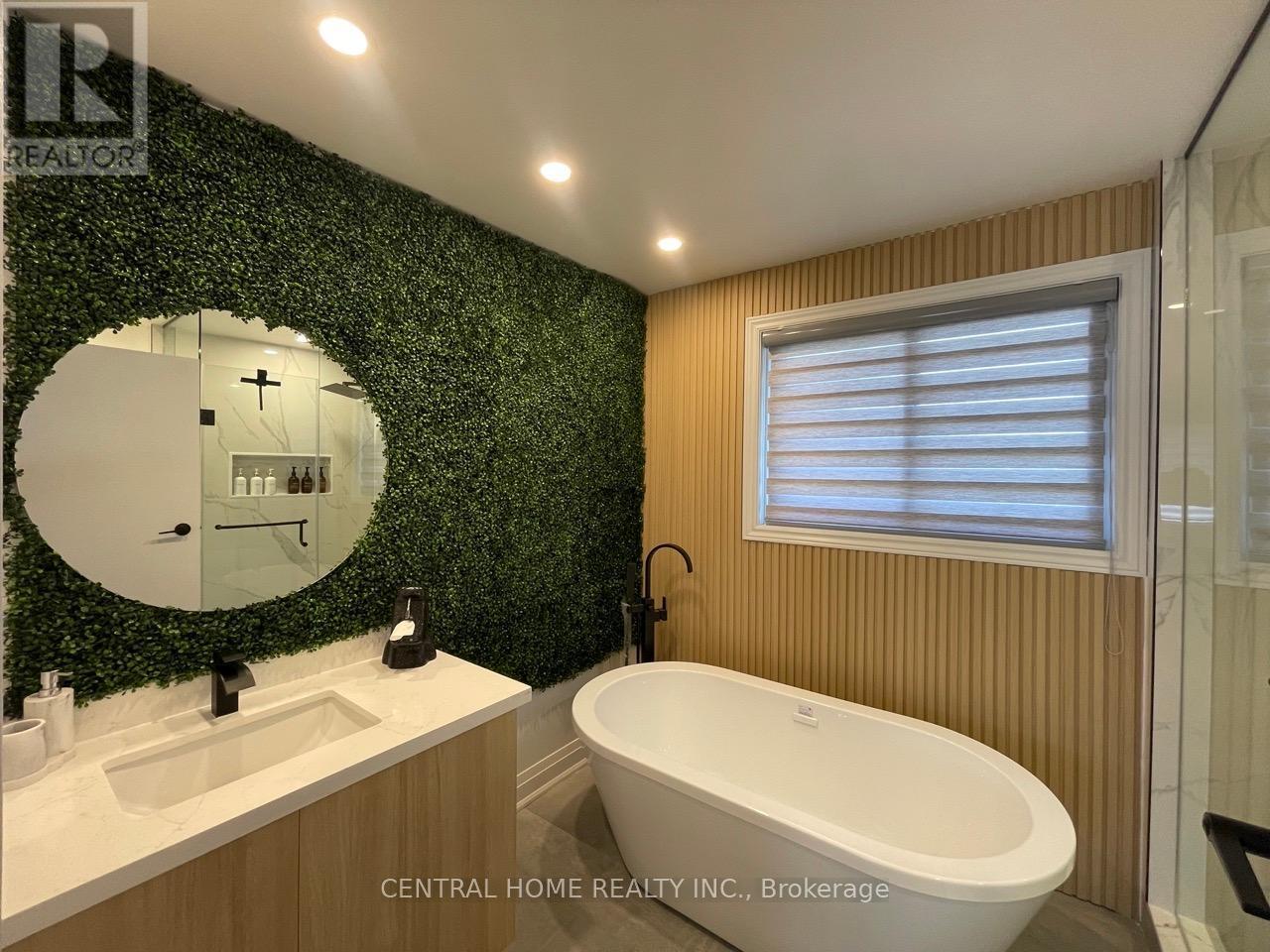 755 Botany Hill Crescent, Newmarket, ON - Indoor Photo Showing Bathroom