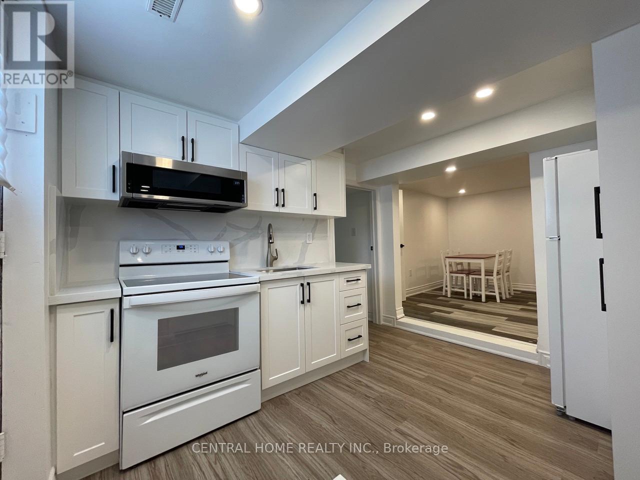755 Botany Hill Crescent, Newmarket, ON - Indoor Photo Showing Kitchen