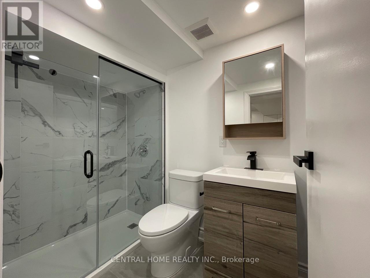 755 Botany Hill Crescent, Newmarket, ON - Indoor Photo Showing Bathroom