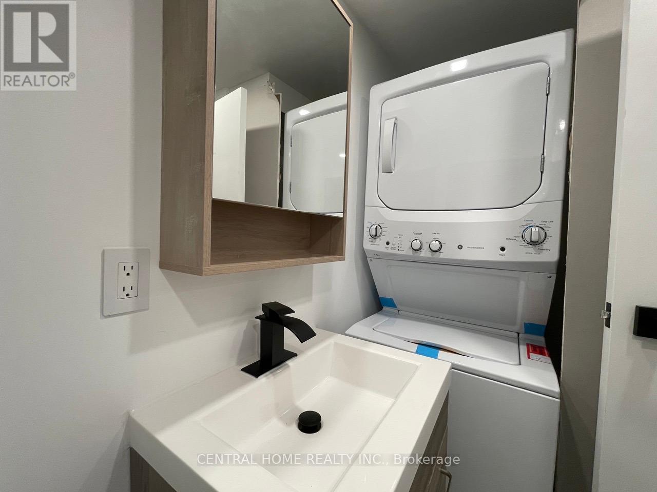 755 Botany Hill Crescent, Newmarket, ON - Indoor Photo Showing Laundry Room