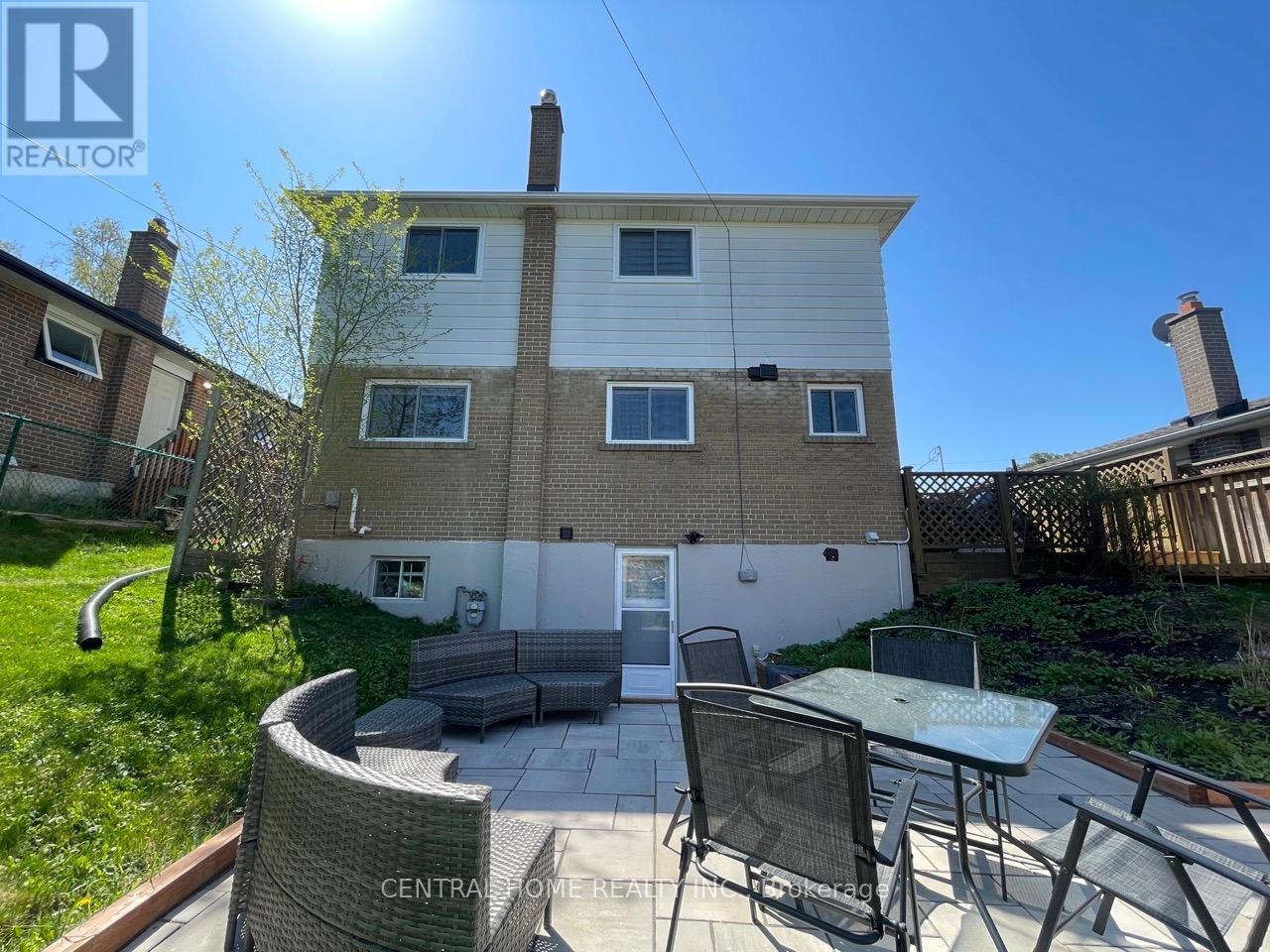 755 Botany Hill Crescent, Newmarket, ON - Outdoor With Deck Patio Veranda With Exterior