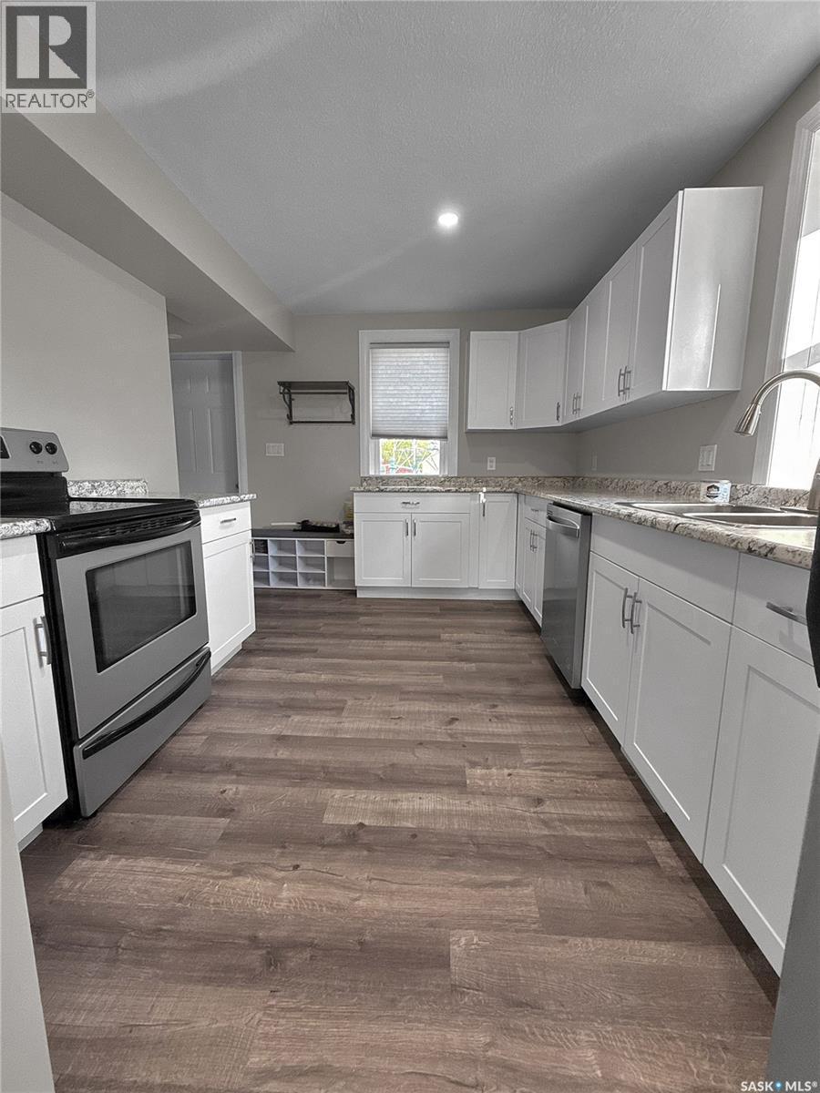 215 Carlton Street, Rocanville, SK - Indoor Photo Showing Kitchen