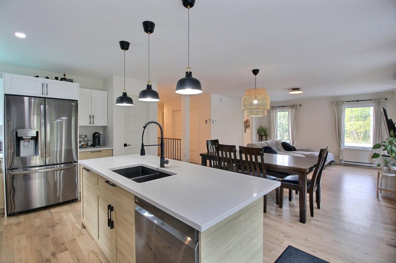 Overall view - 518 Route Des Campagnards, Val-D'Or, QC - Indoor Photo Showing Kitchen With Double Sink With Upgraded Kitchen