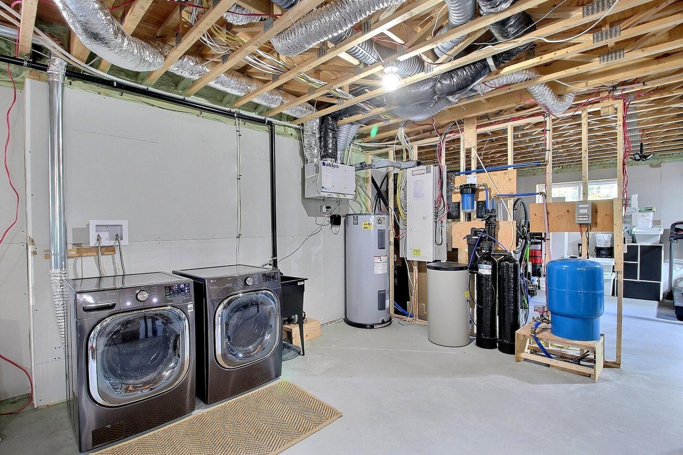 Basement - 518 Route Des Campagnards, Val-D'Or, QC - Indoor Photo Showing Laundry Room