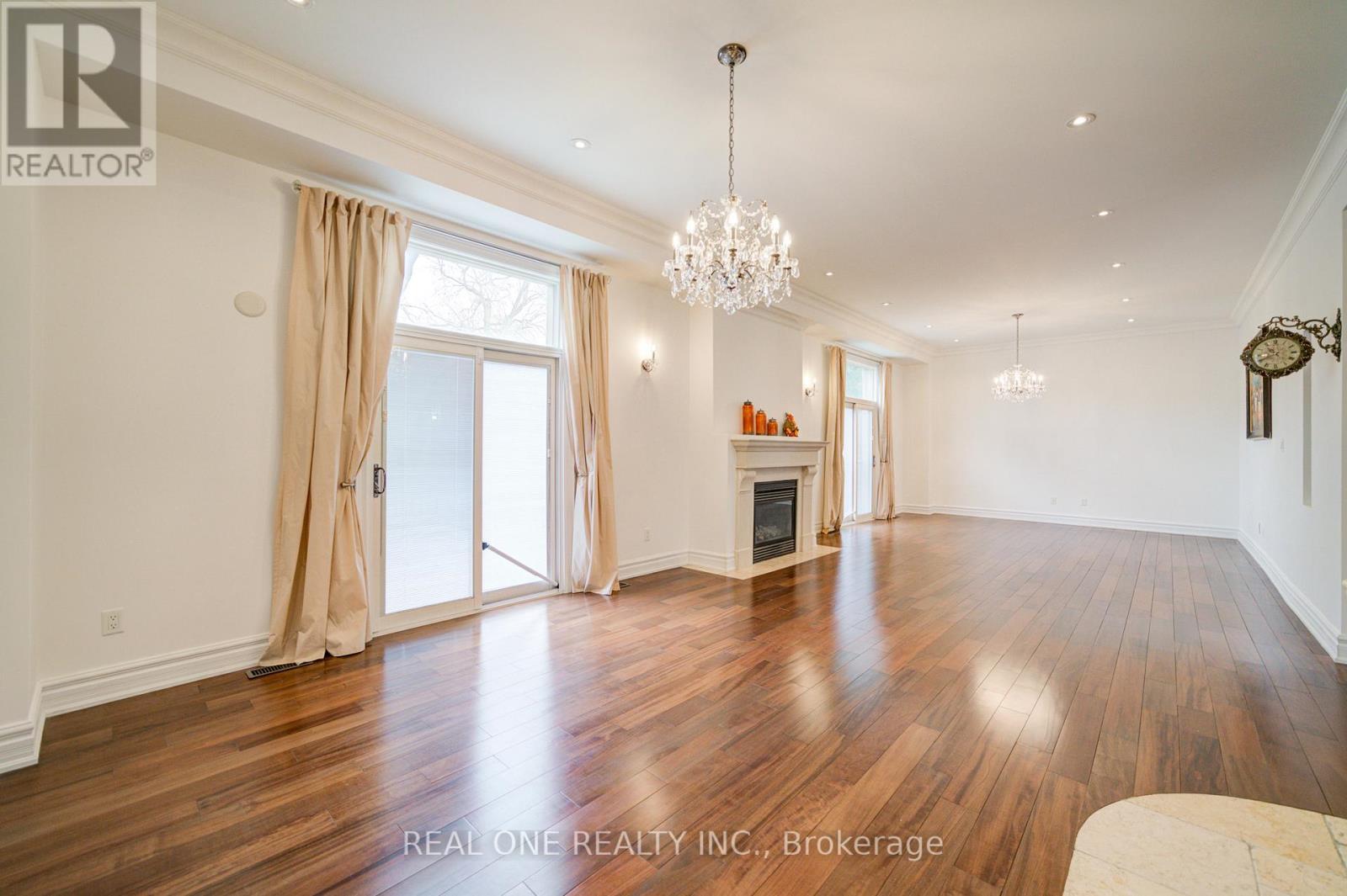 210 Maplehurst Avenue, Toronto, ON - Indoor With Fireplace