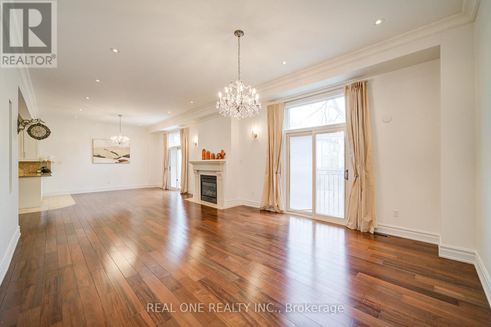 210 Maplehurst Avenue, Toronto, ON - Indoor With Fireplace