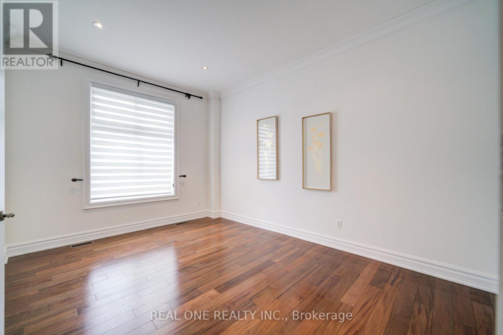 210 Maplehurst Avenue, Toronto, ON - Indoor Photo Showing Other Room