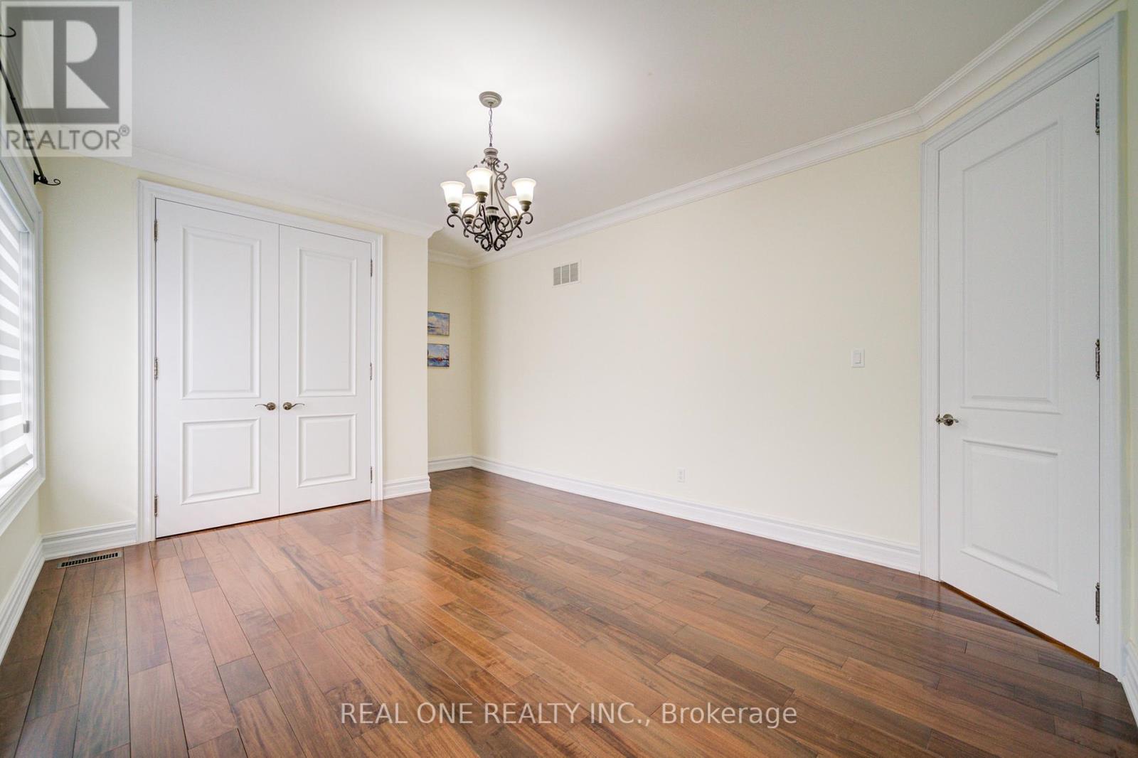 210 Maplehurst Avenue, Toronto, ON - Indoor Photo Showing Other Room