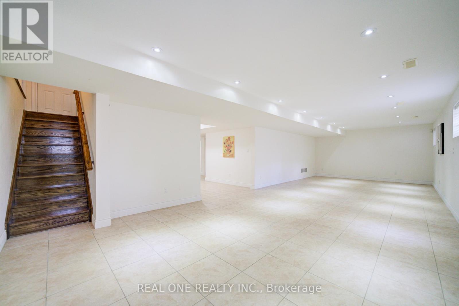 210 Maplehurst Avenue, Toronto, ON - Indoor Photo Showing Other Room