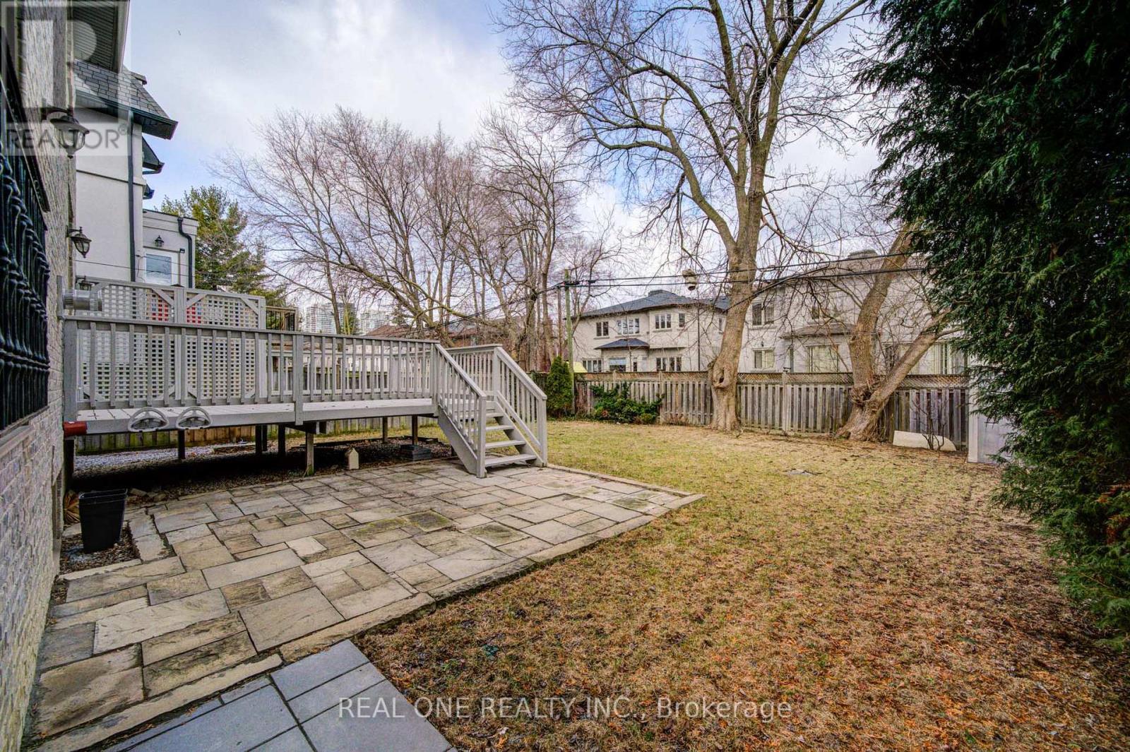 210 Maplehurst Avenue, Toronto, ON - Outdoor