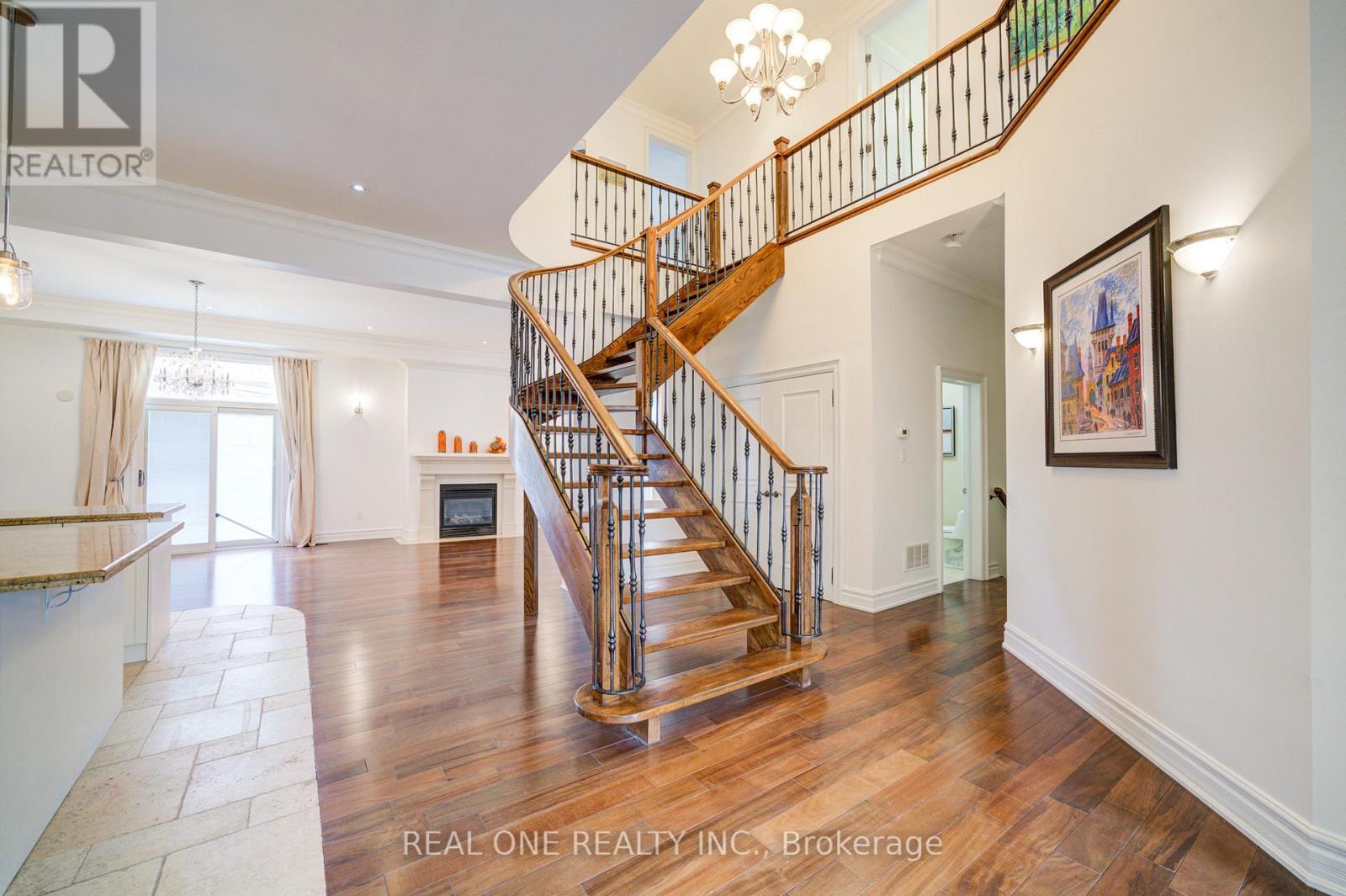 210 Maplehurst Avenue, Toronto, ON - Indoor Photo Showing Other Room