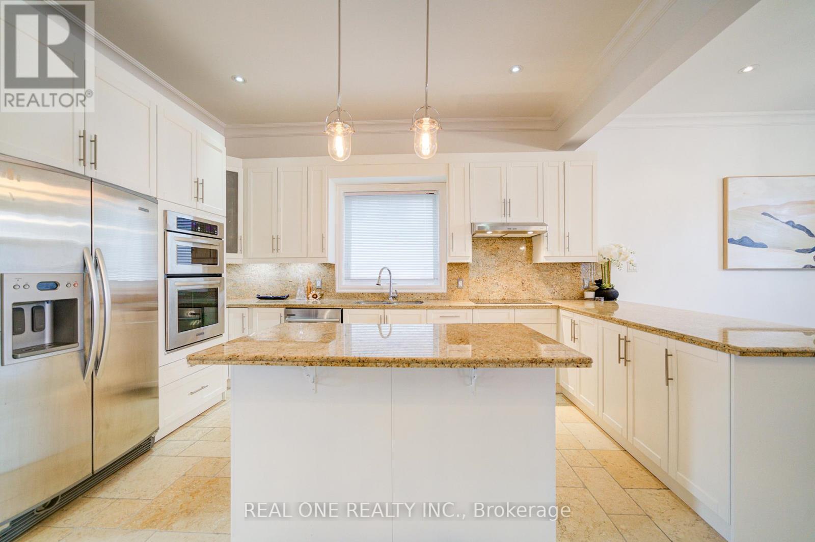 210 Maplehurst Avenue, Toronto, ON - Indoor Photo Showing Kitchen With Upgraded Kitchen