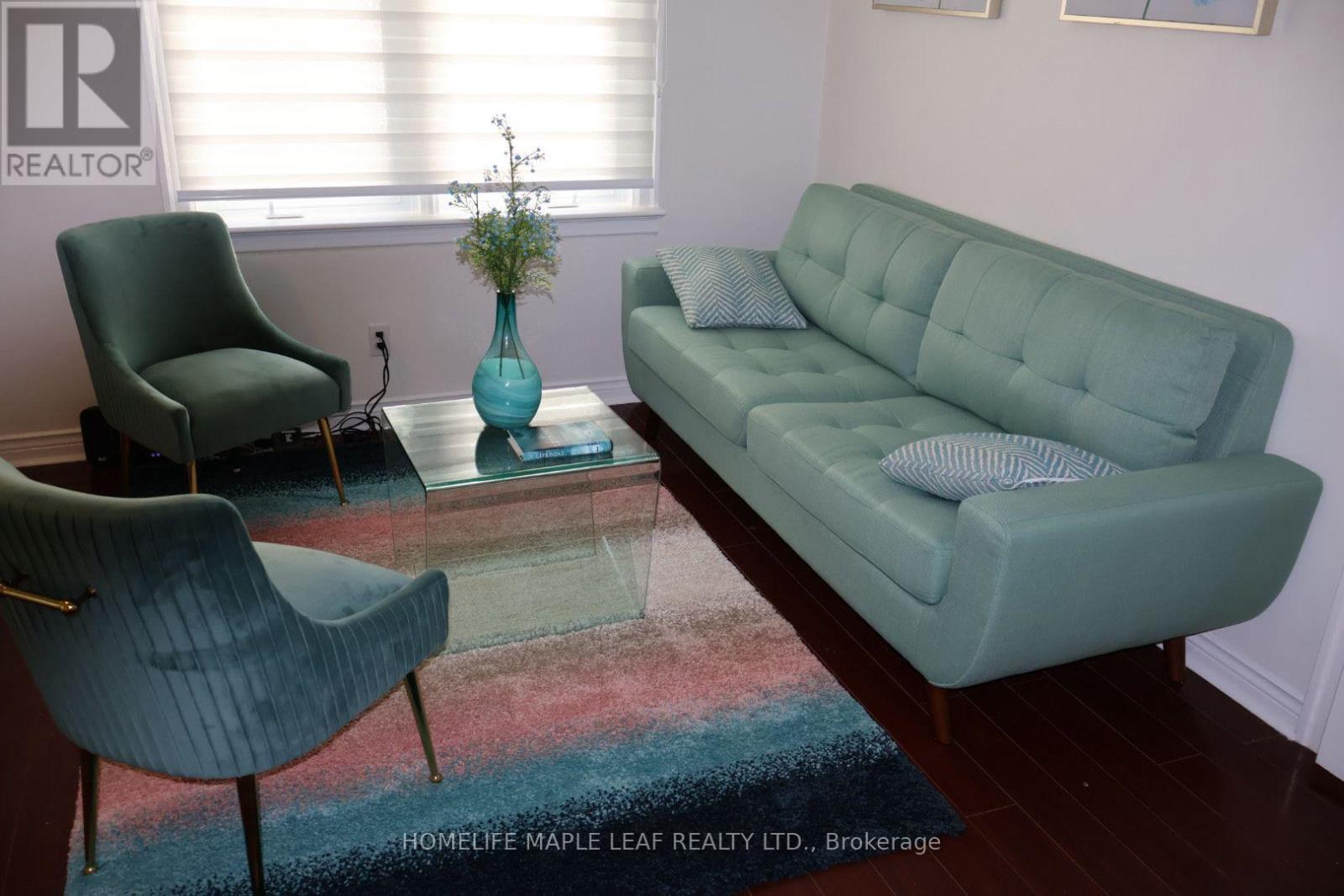 617 Lock Street W, Haldimand, ON - Indoor Photo Showing Living Room