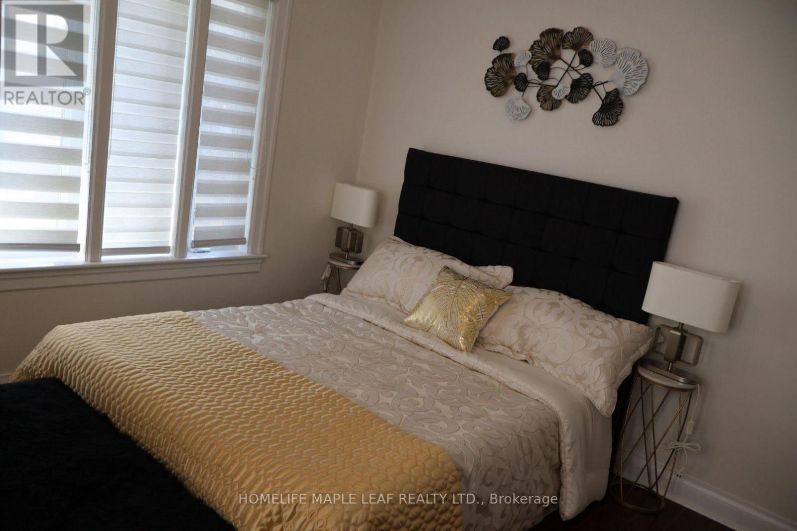 617 Lock Street W, Haldimand, ON - Indoor Photo Showing Bedroom