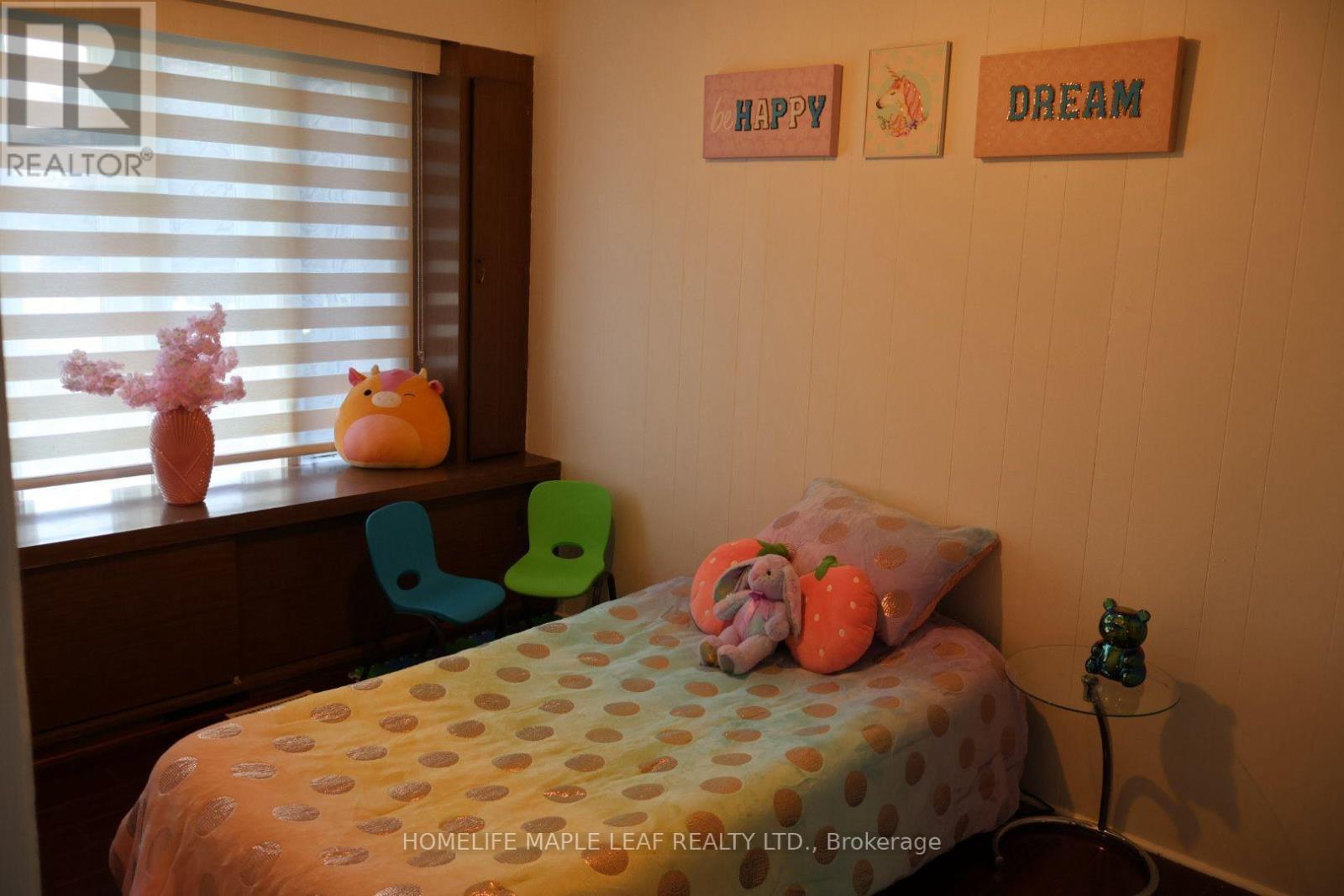 617 Lock Street W, Haldimand, ON - Indoor Photo Showing Bedroom