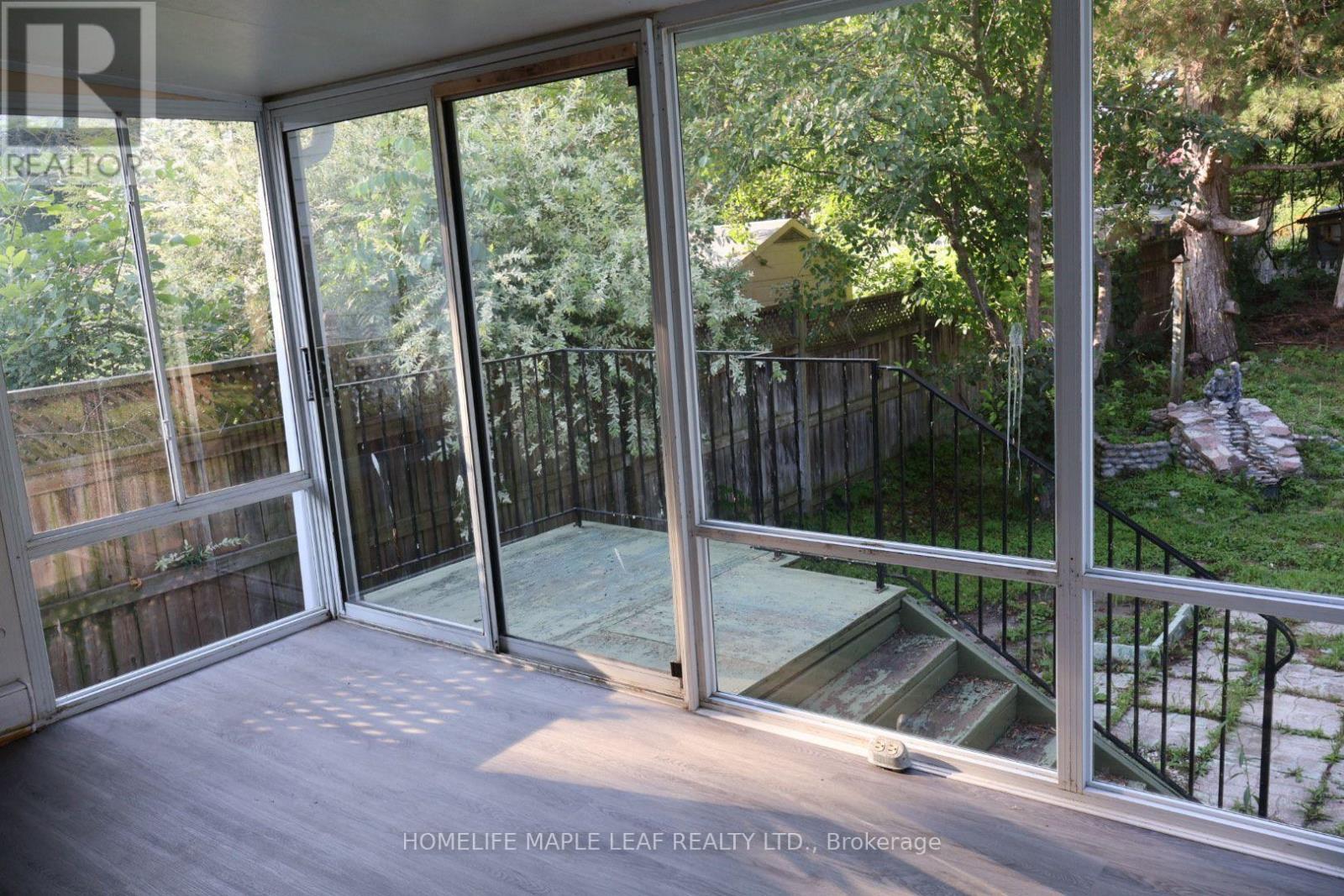 617 Lock Street W, Haldimand, ON - With Exterior