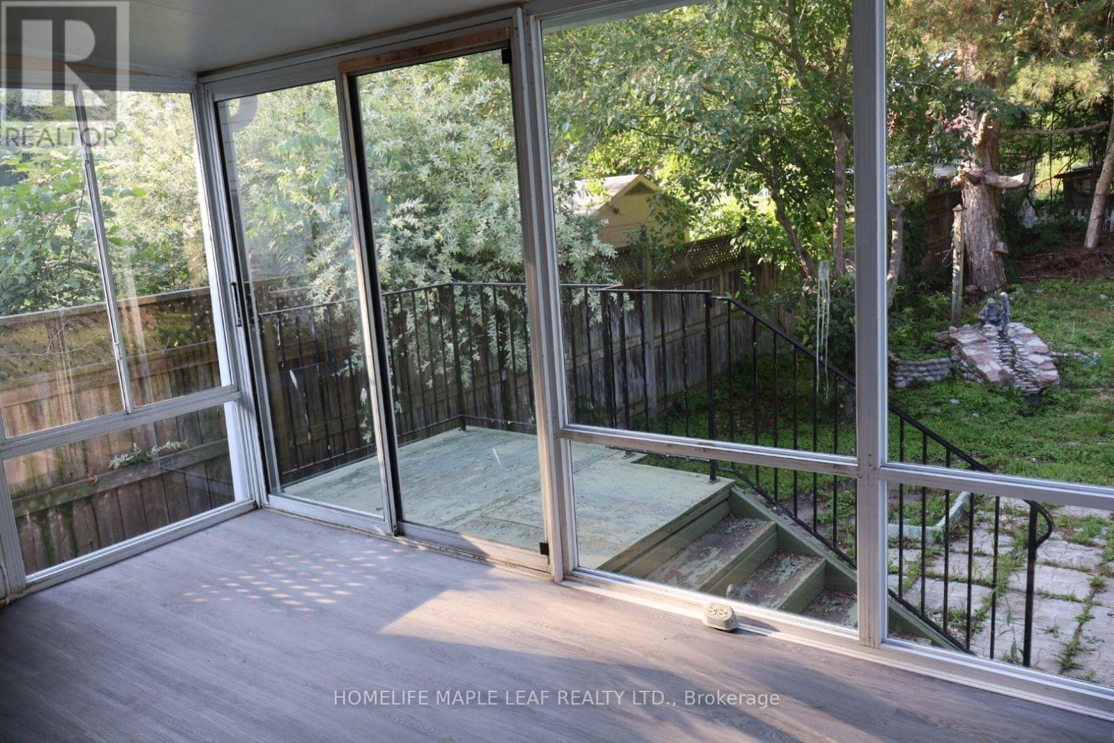 617 Lock Street W, Haldimand, ON - With Exterior