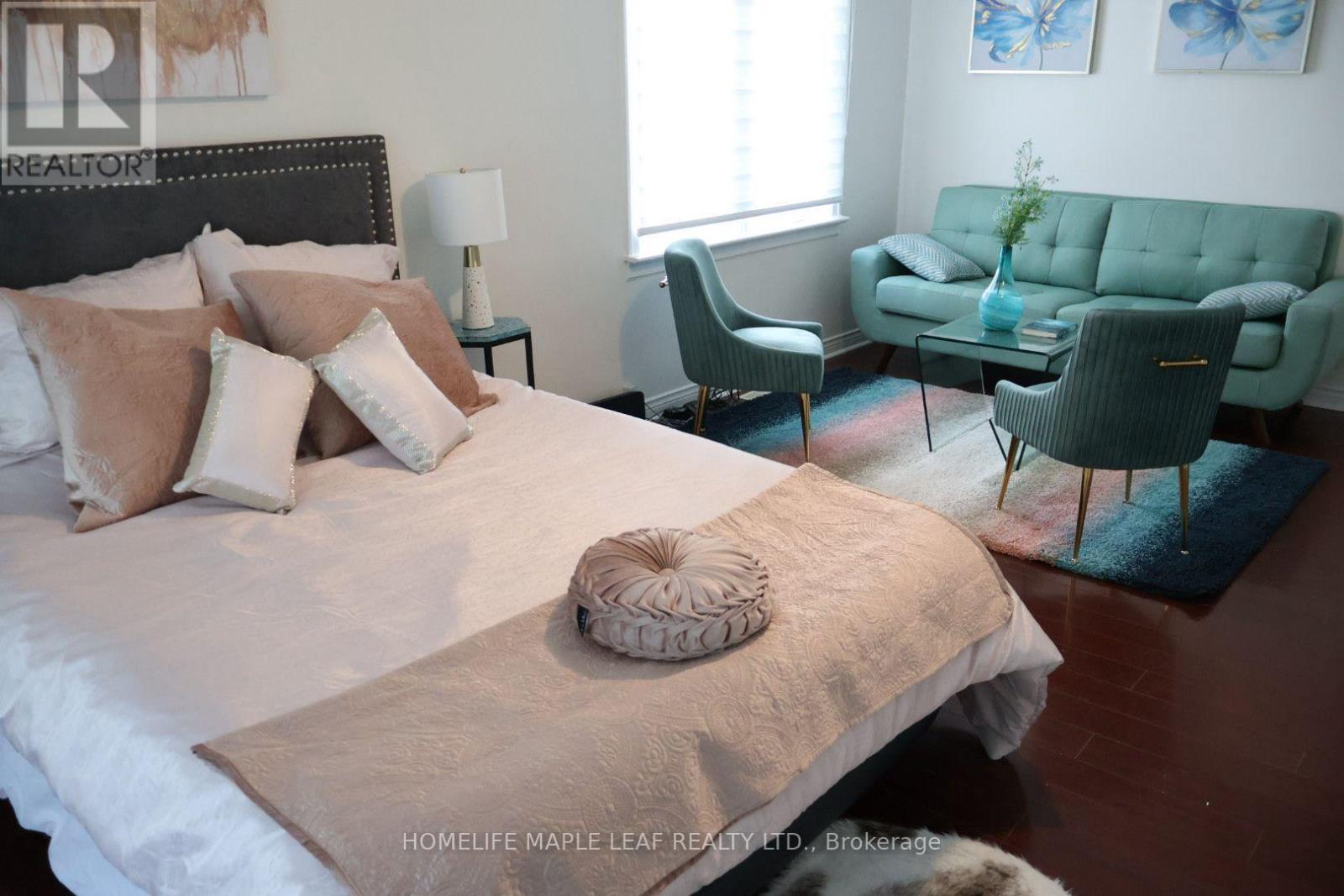 617 Lock Street W, Haldimand, ON - Indoor Photo Showing Bedroom