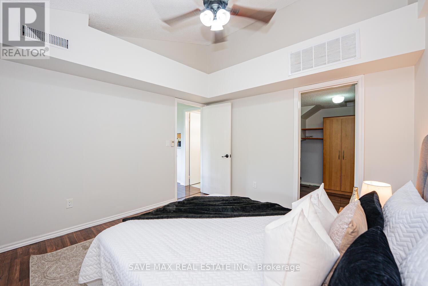 212 - 103 Bristol Road E, Mississauga, ON - Indoor Photo Showing Bedroom