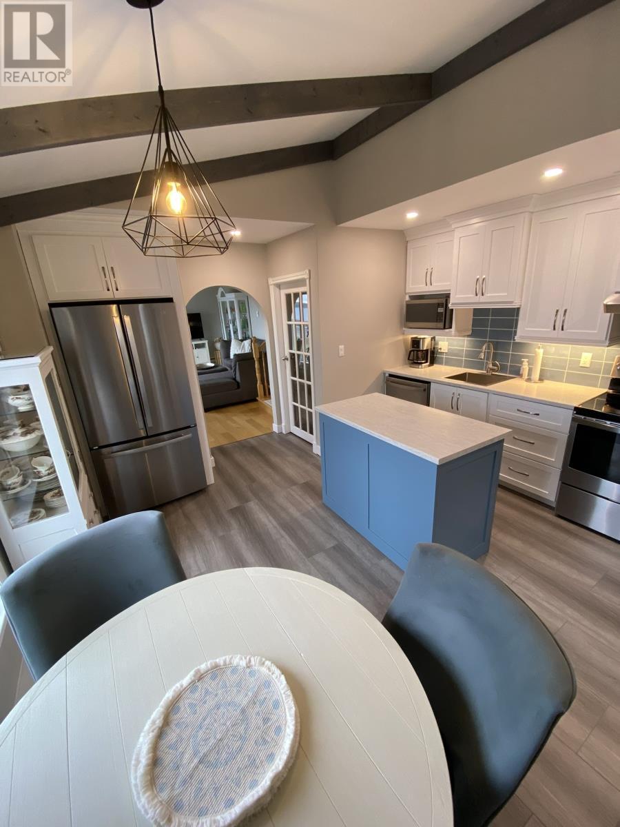 140-142 Main Highway, Whiteway, NL - Indoor Photo Showing Kitchen