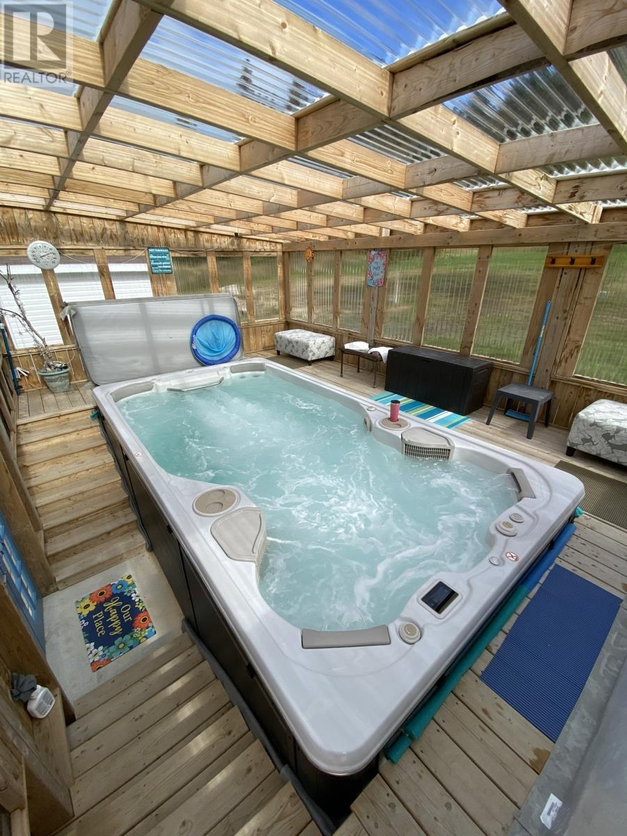 140-142 Main Highway, Whiteway, NL - Indoor Photo Showing Other Room