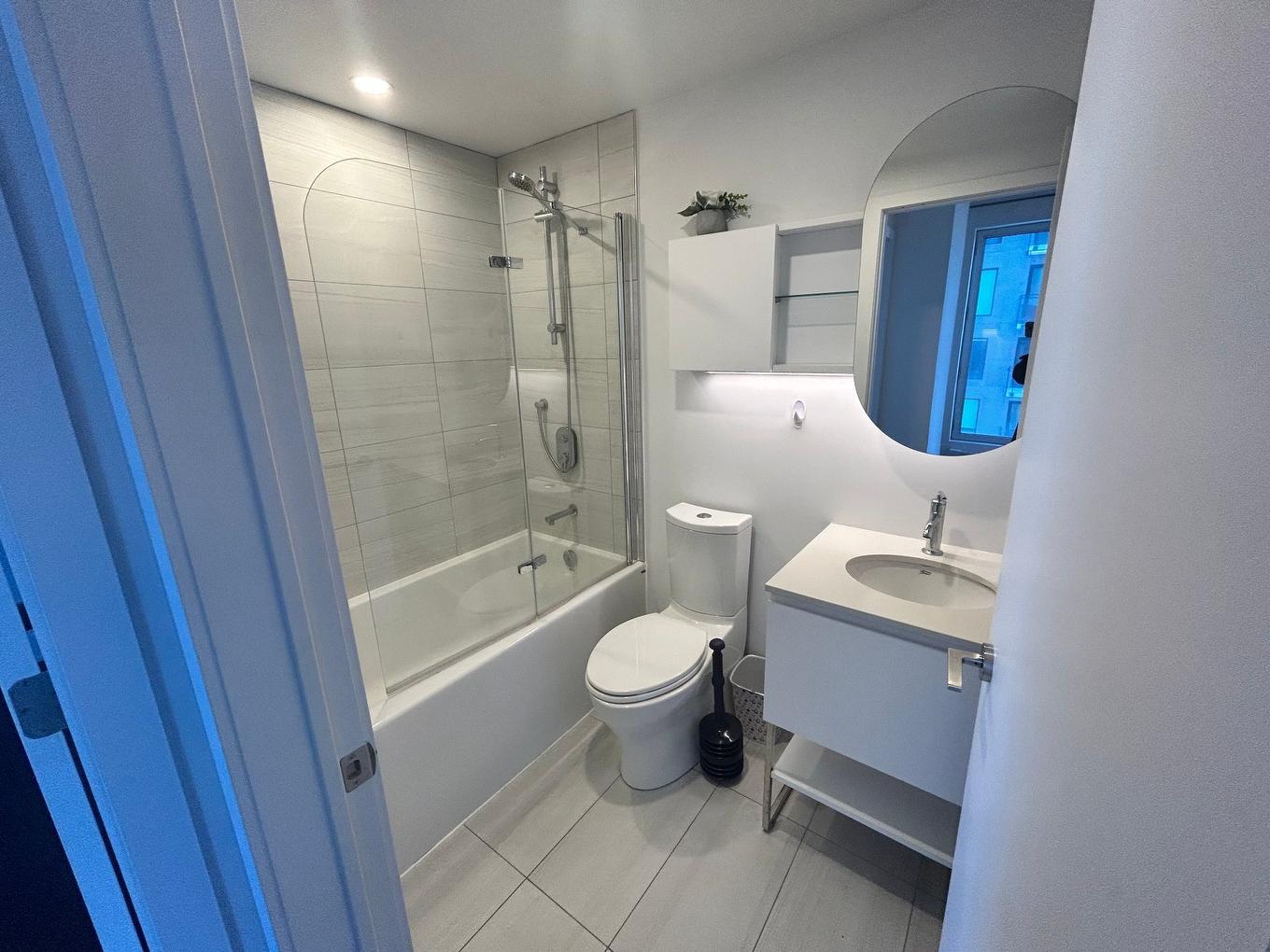 Bathroom - 1905-2320 Rue Tupper, Montréal (Ville-Marie), QC - Indoor Photo Showing Bathroom